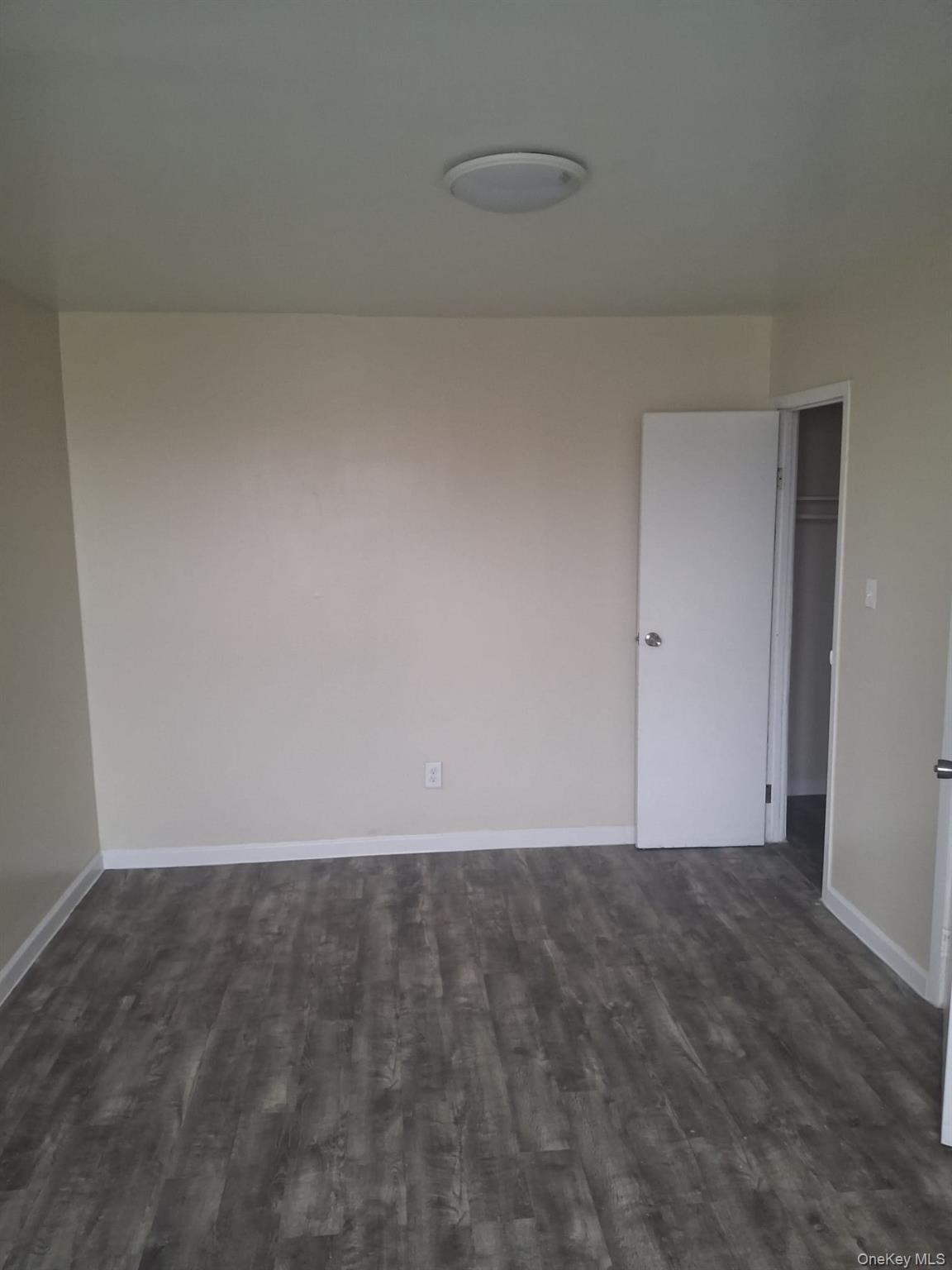 2015 Southern Blvd, Unit 8E photo 4