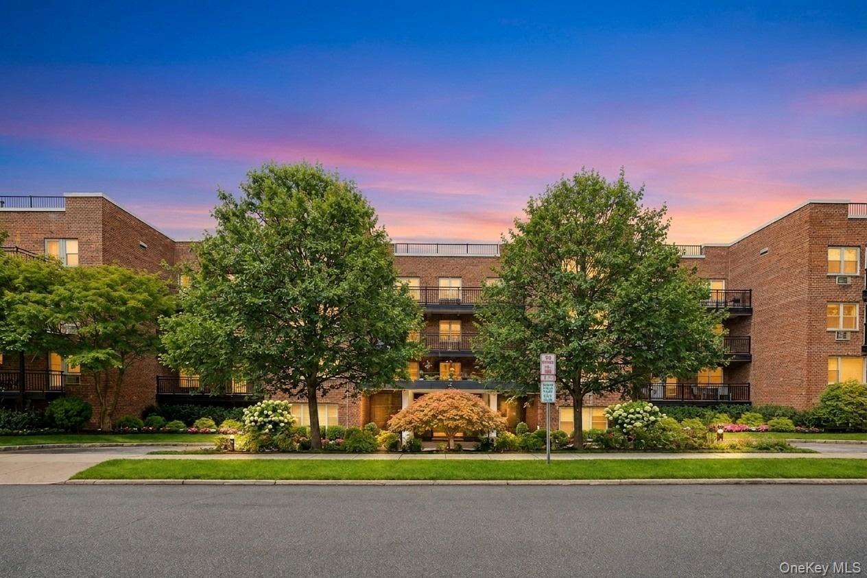 25 Chapel Place, Unit 2M