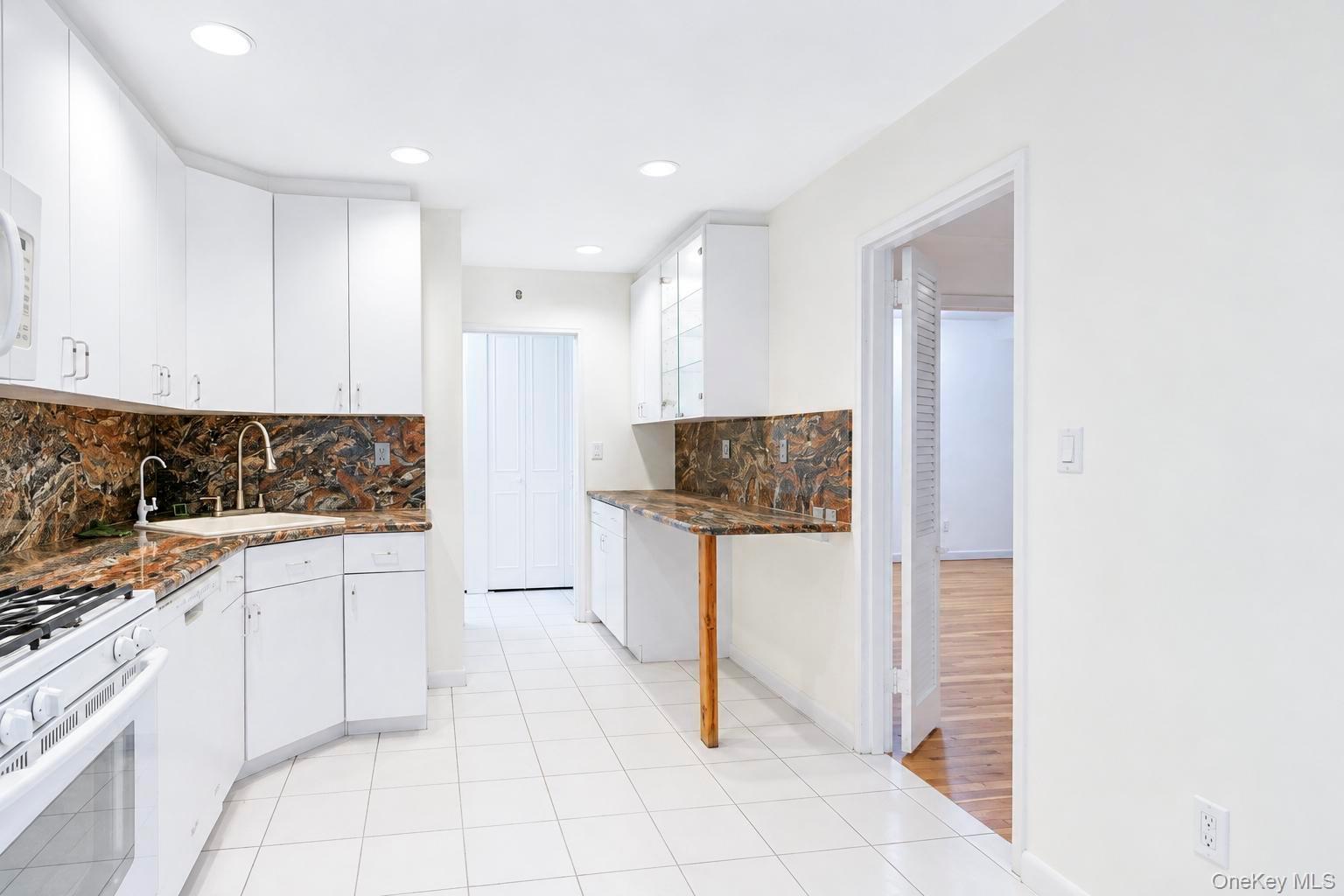 25 Chapel Place, Unit 2M photo 14