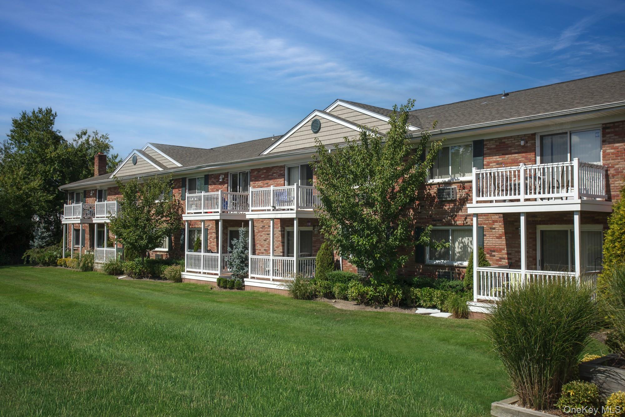 20 W Shore Road, Unit J