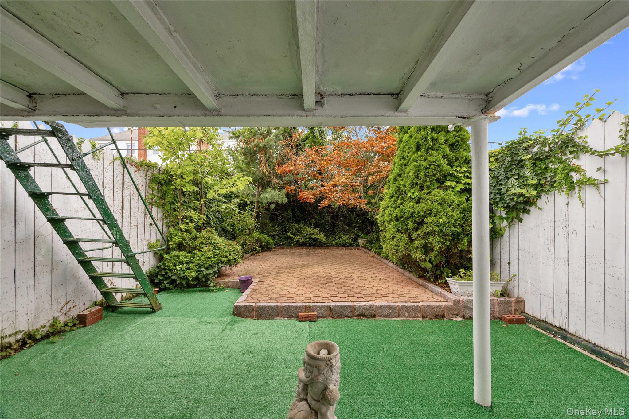 727 Hollywood Avenue – For Sale photo 34