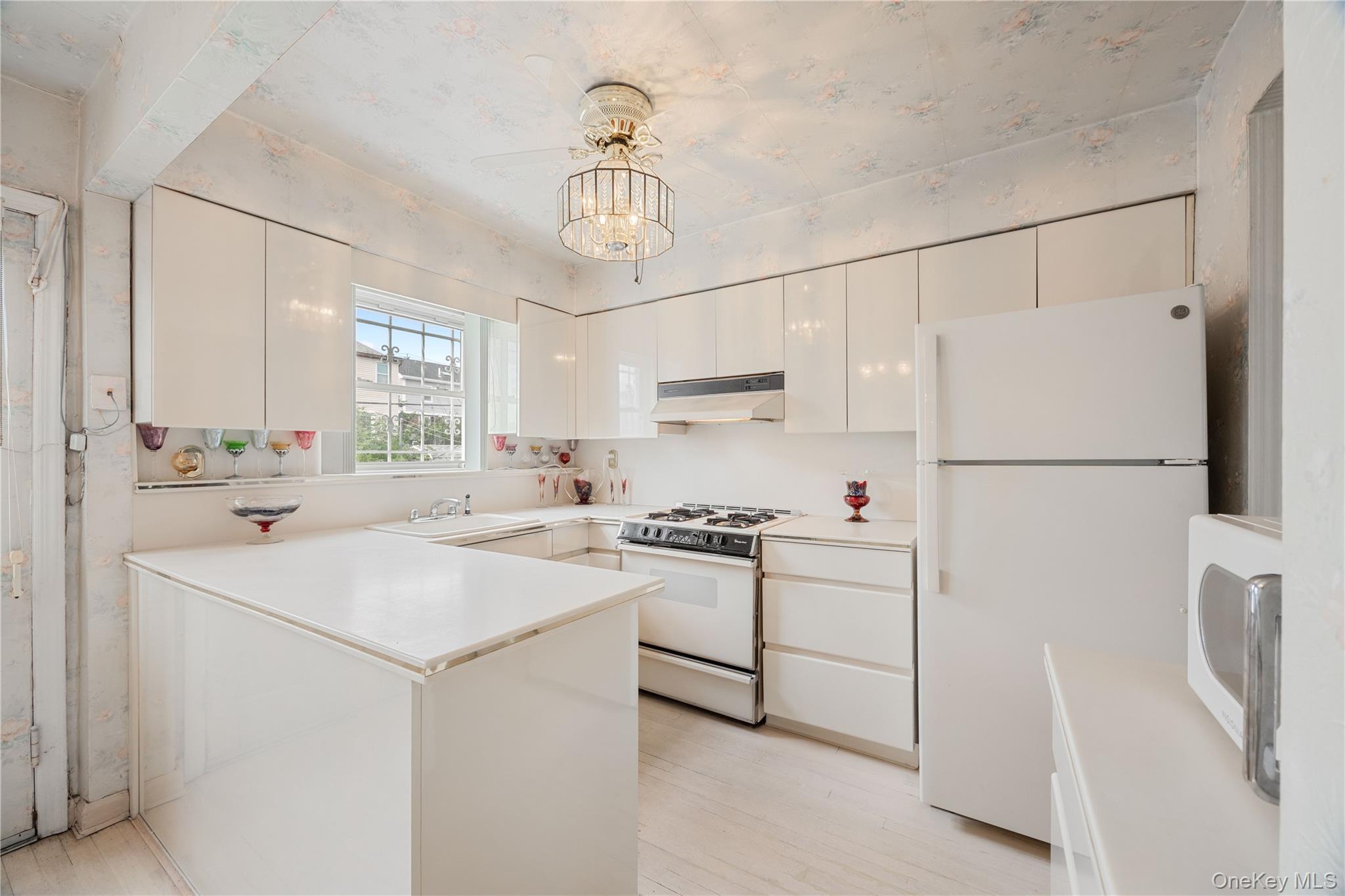 727 Hollywood Avenue – For Sale photo 13