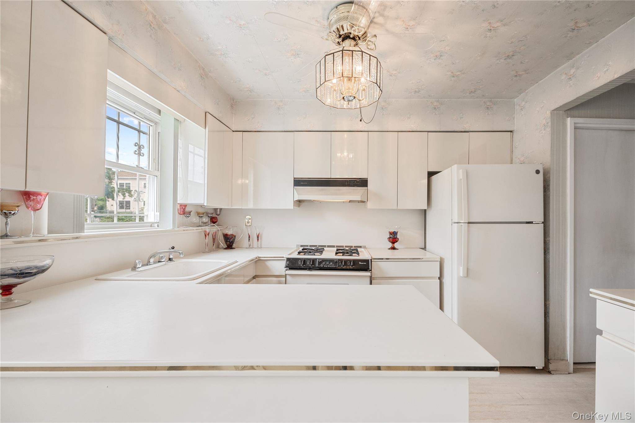 727 Hollywood Avenue – For Sale photo 15