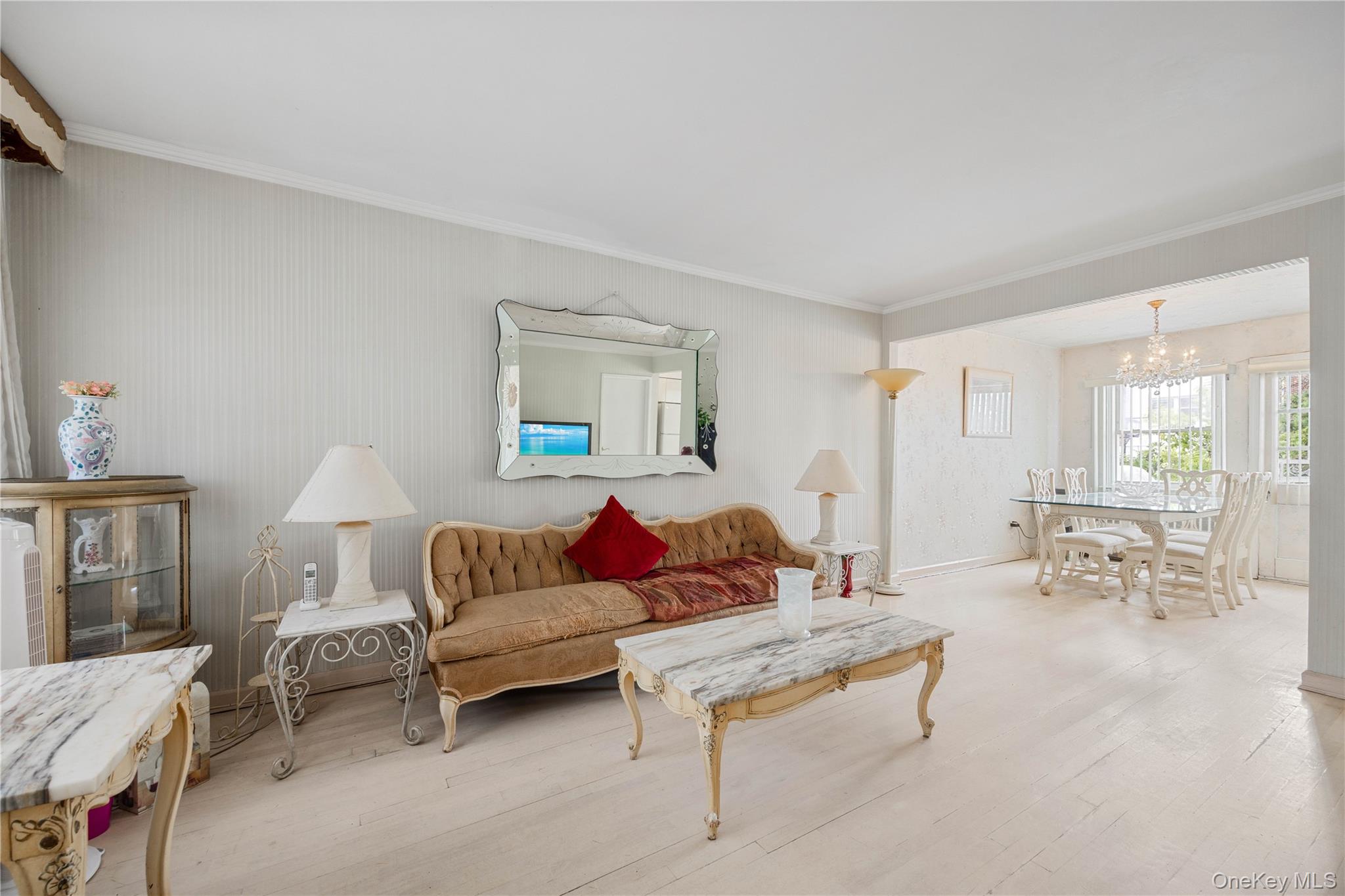 727 Hollywood Avenue – For Sale photo 8
