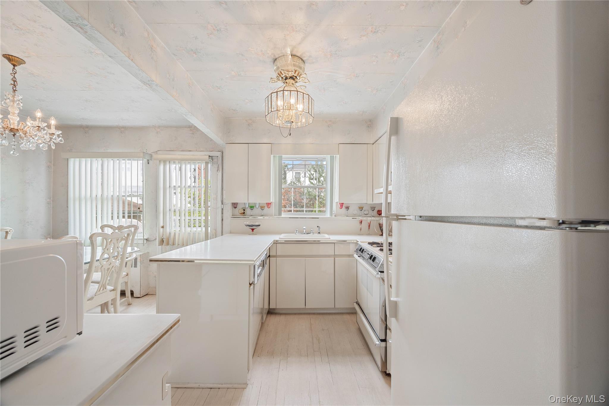 727 Hollywood Avenue – For Sale photo 16