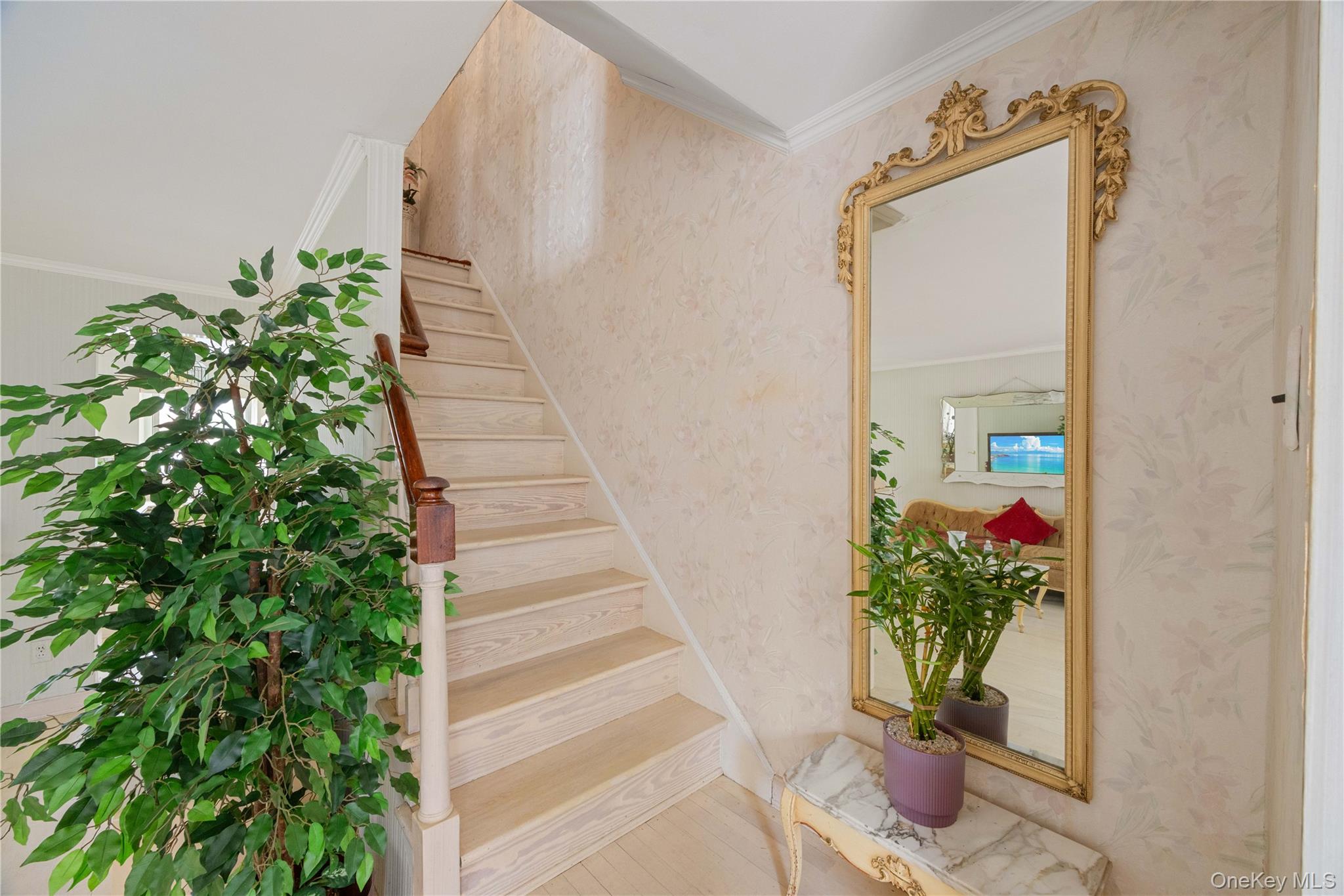 727 Hollywood Avenue – For Sale photo 7