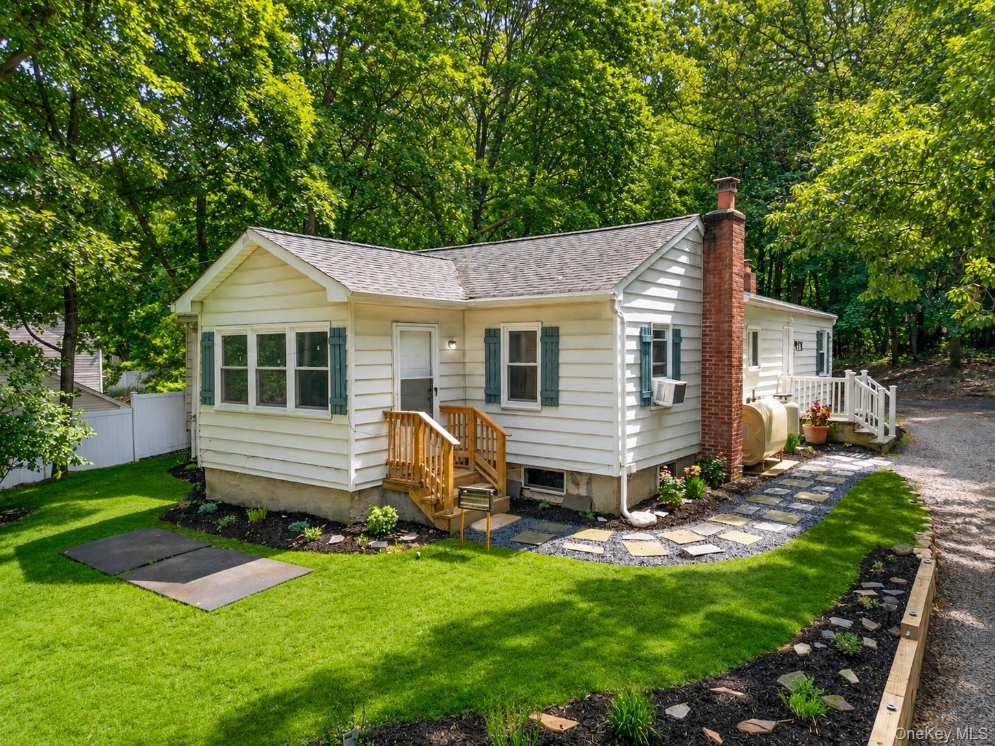 40 Christian Avenue – For Sale photo 5
