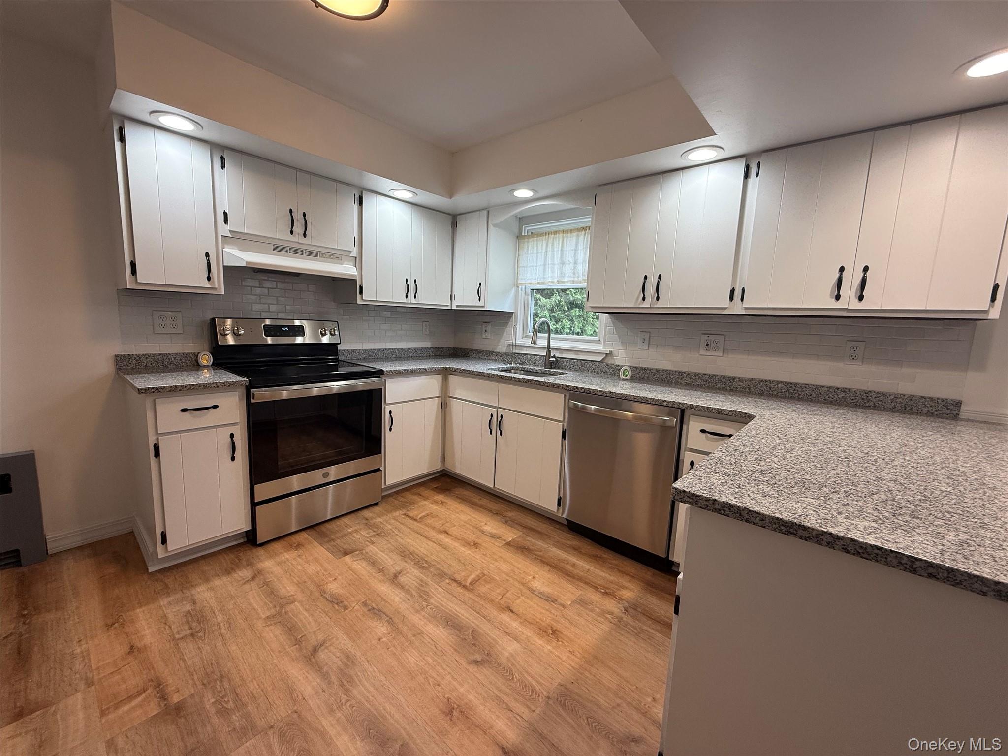 16 Ernest Lane – For Rent photo 9