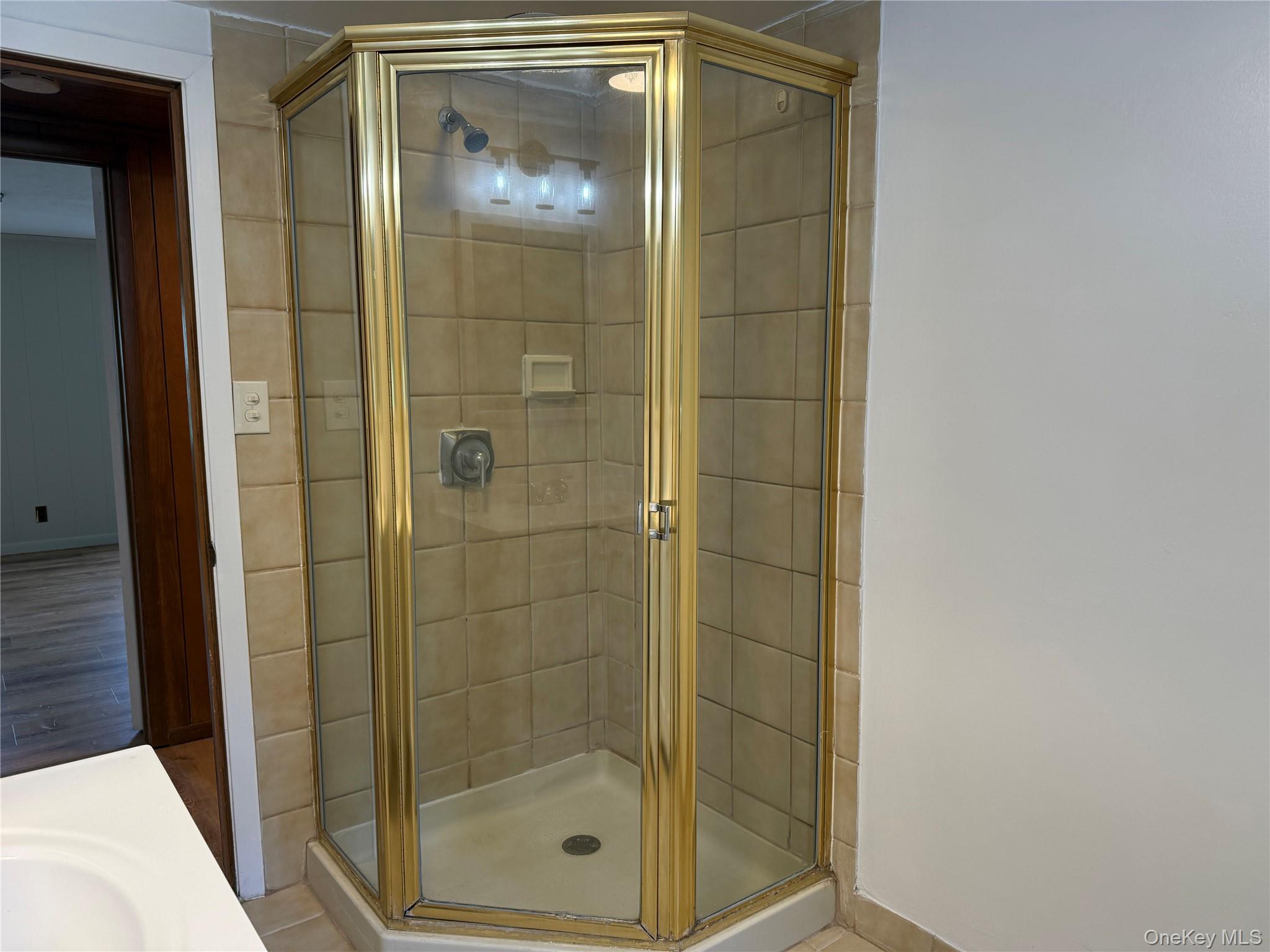 16 Ernest Lane – For Rent photo 19