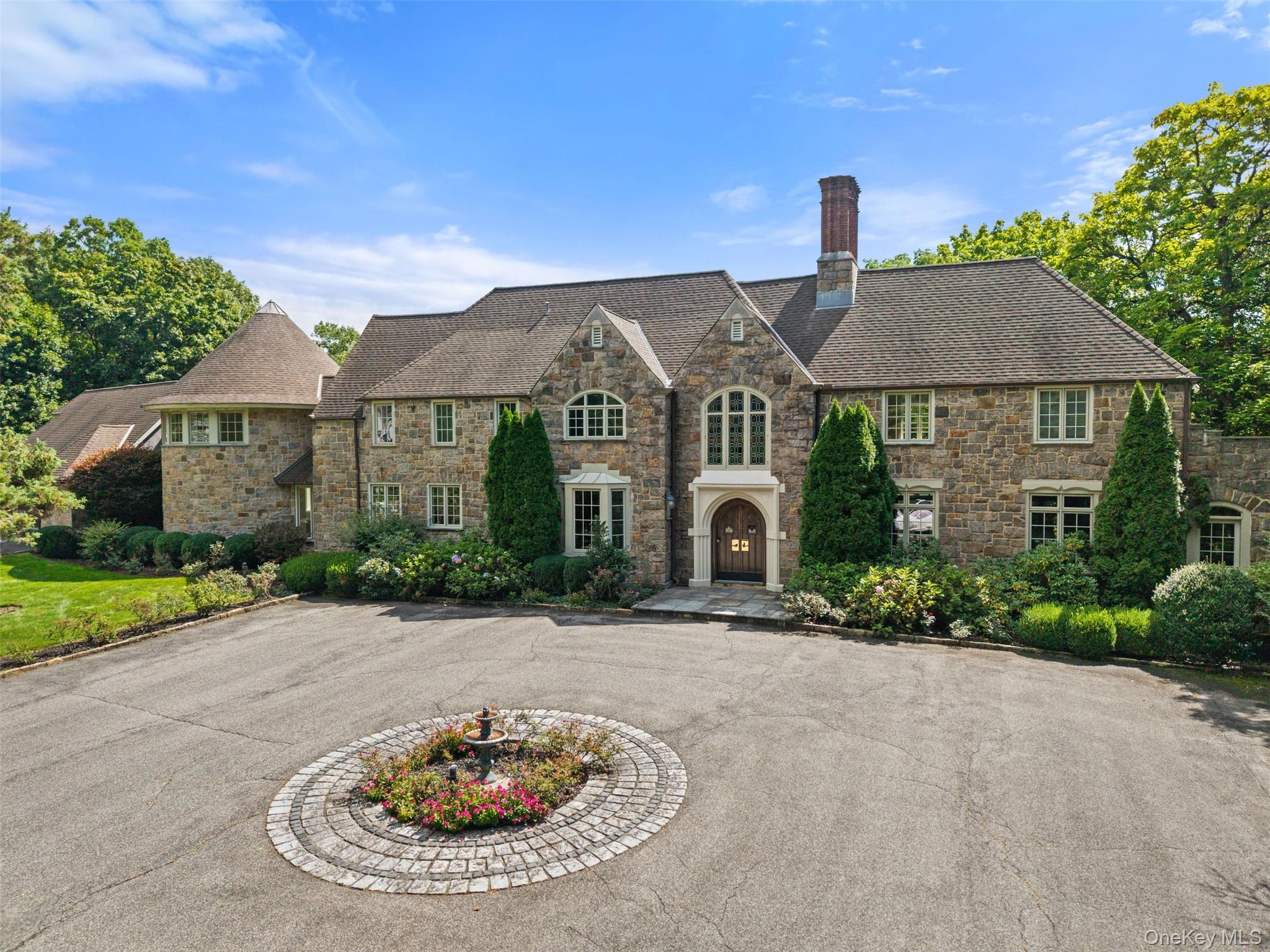 383 Woodlands Road – For Sale
