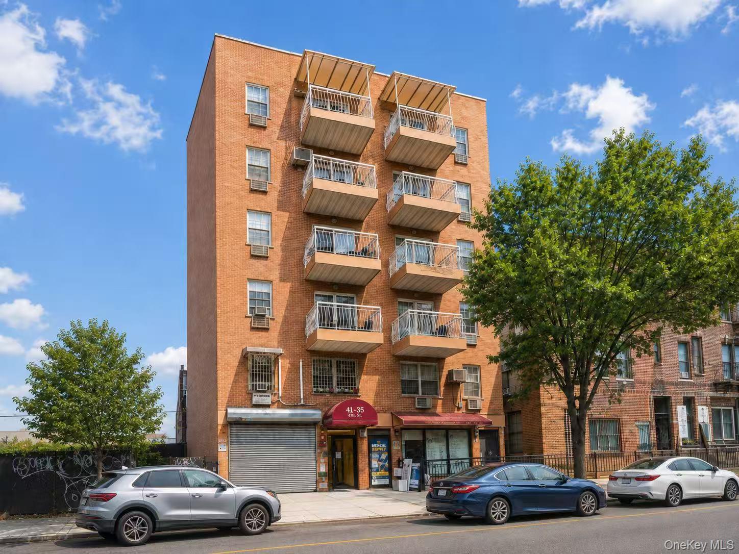 4135 67 Street – For Sale