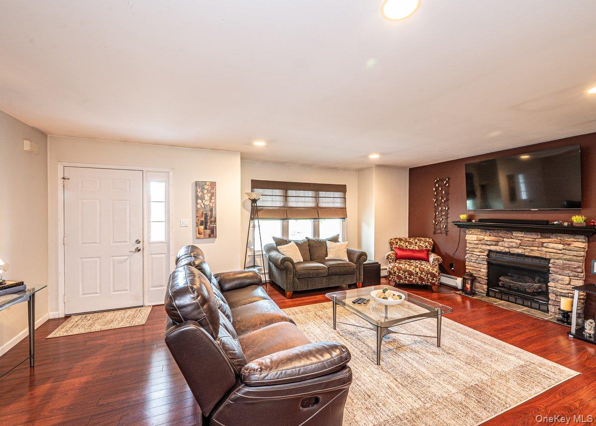 39 Creekside Drive – For Sale photo 17