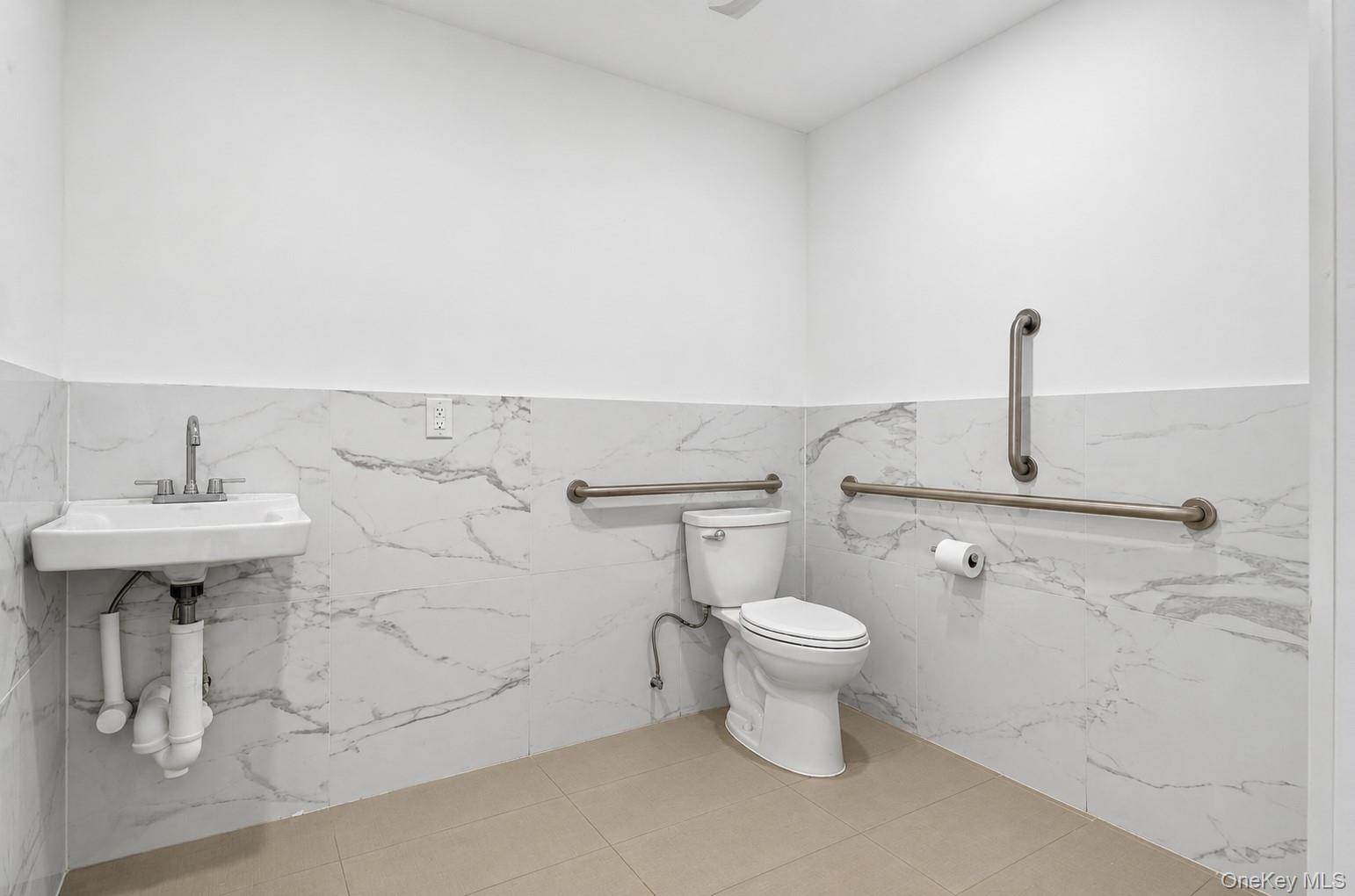 52-16 Roosevelt Avenue – For Sale photo 14