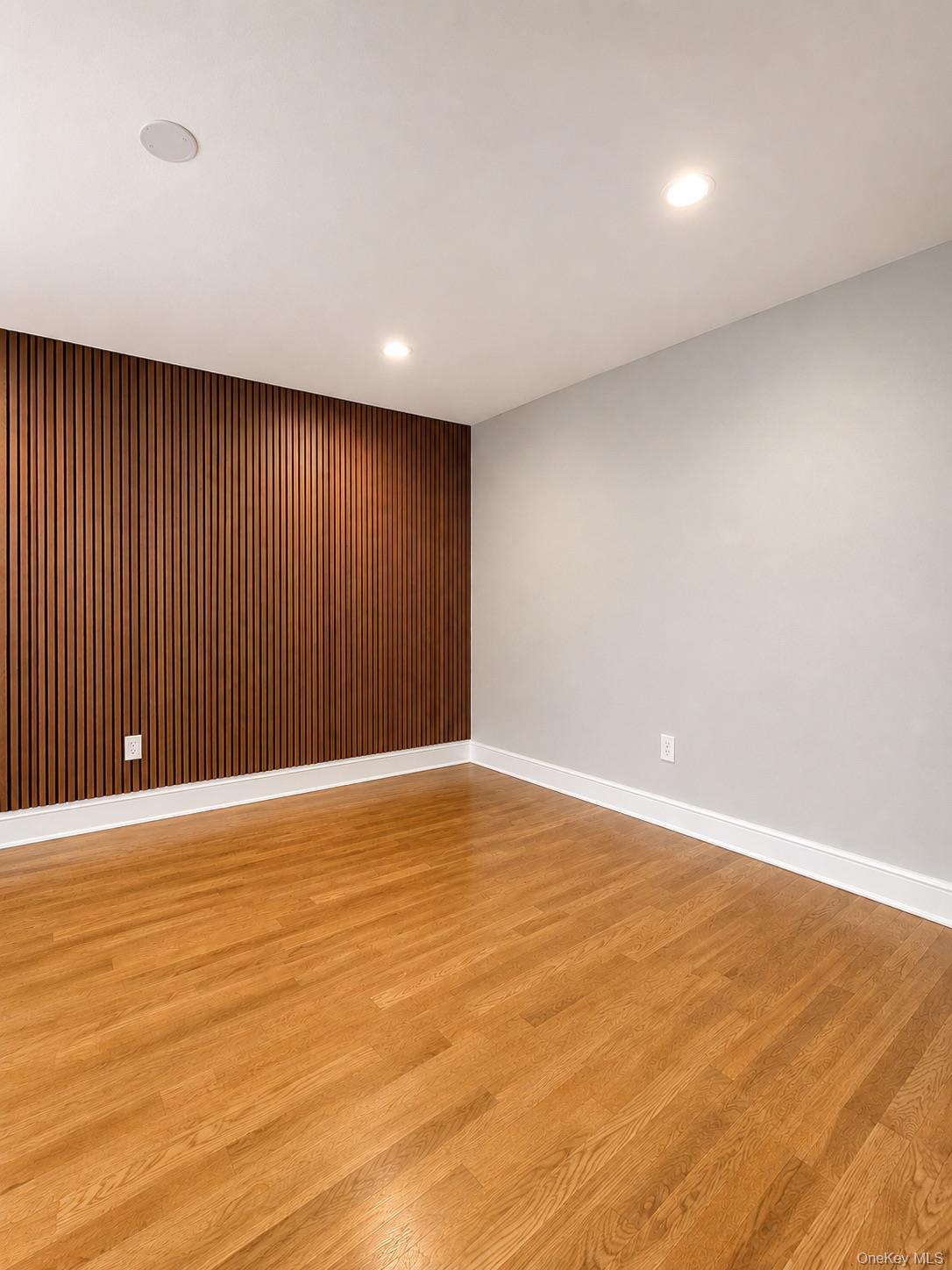 1 Iroquois Street E – For Rent photo 6