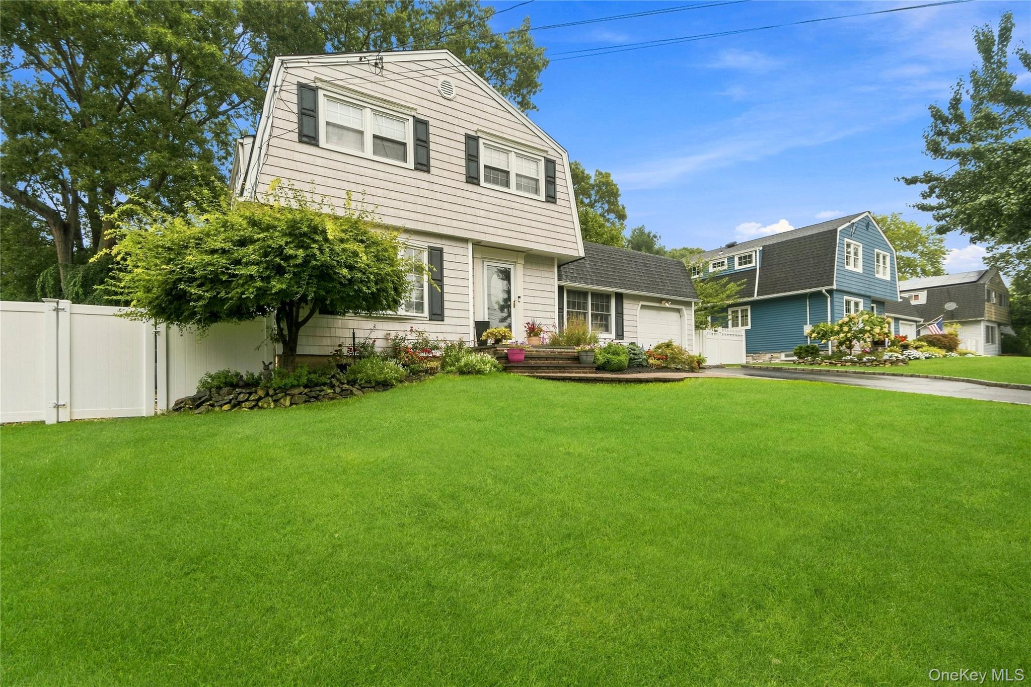 29 Hy Place – For Sale photo 2