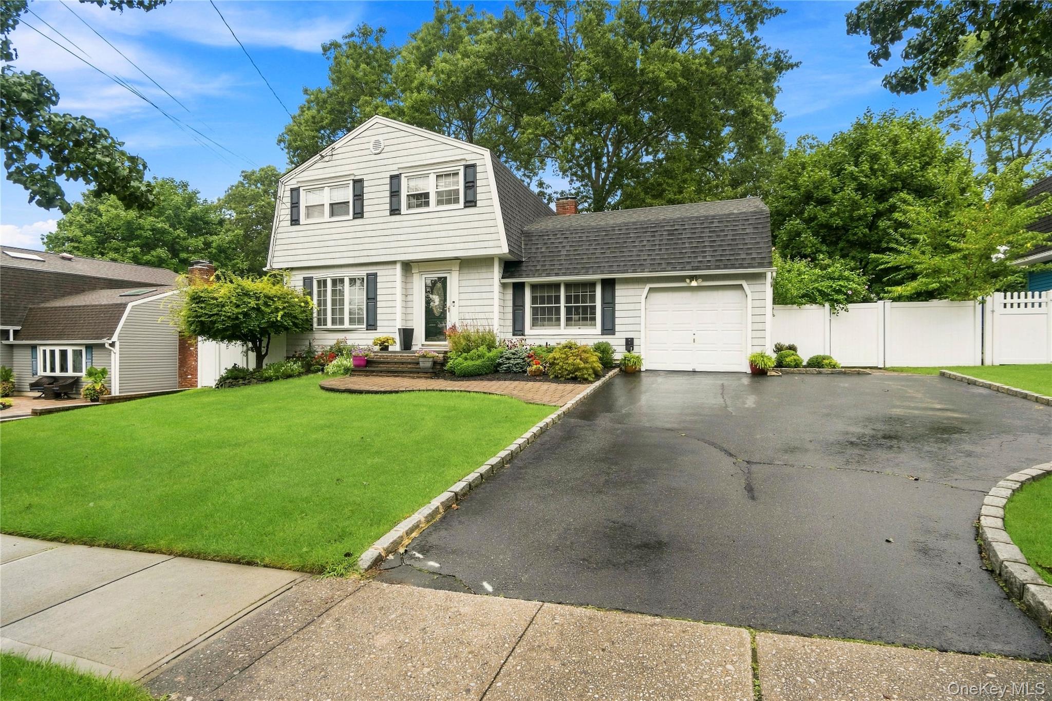 29 Hy Place – For Sale photo 3