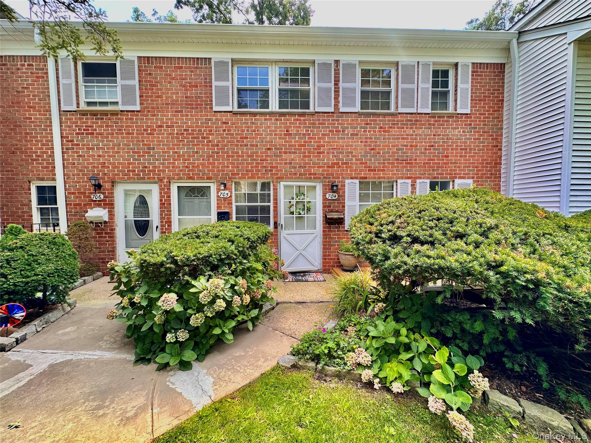 704 Towne House Village Village, Unit 704 photo 2