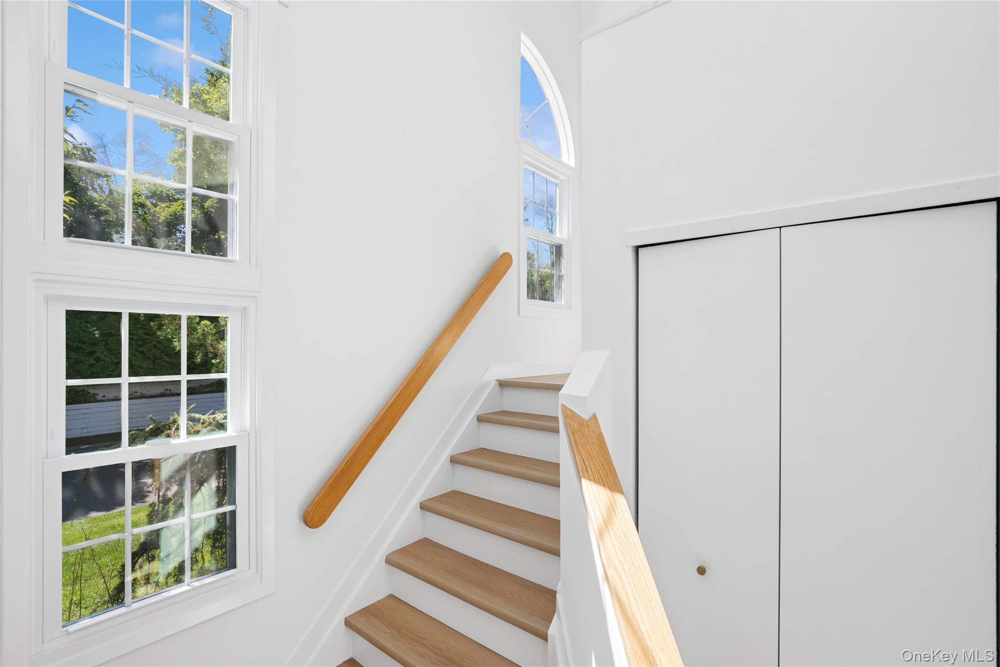 79 Lakebridge Drive S – For Sale photo 2