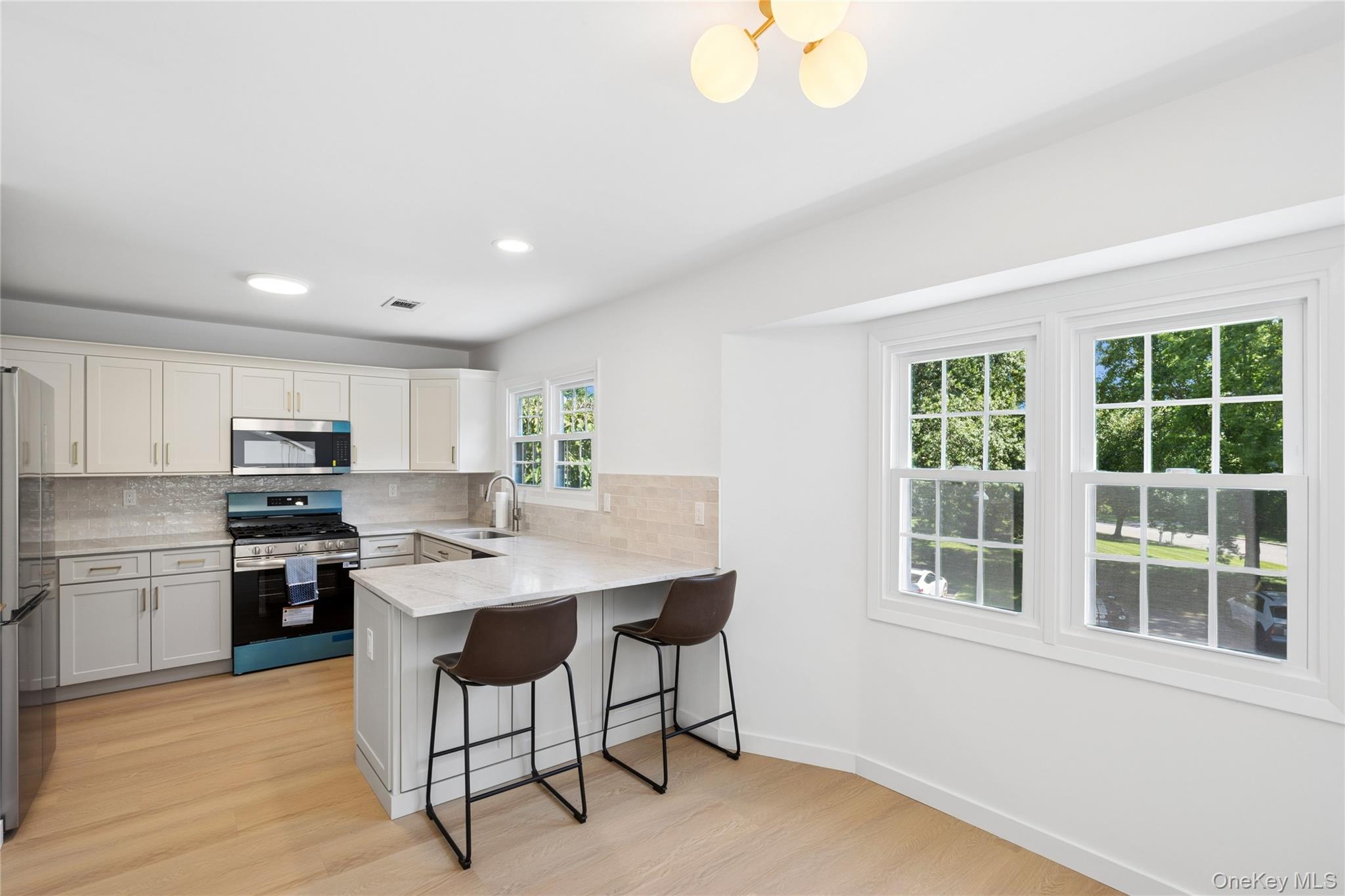 79 Lakebridge Drive S – For Sale photo 4
