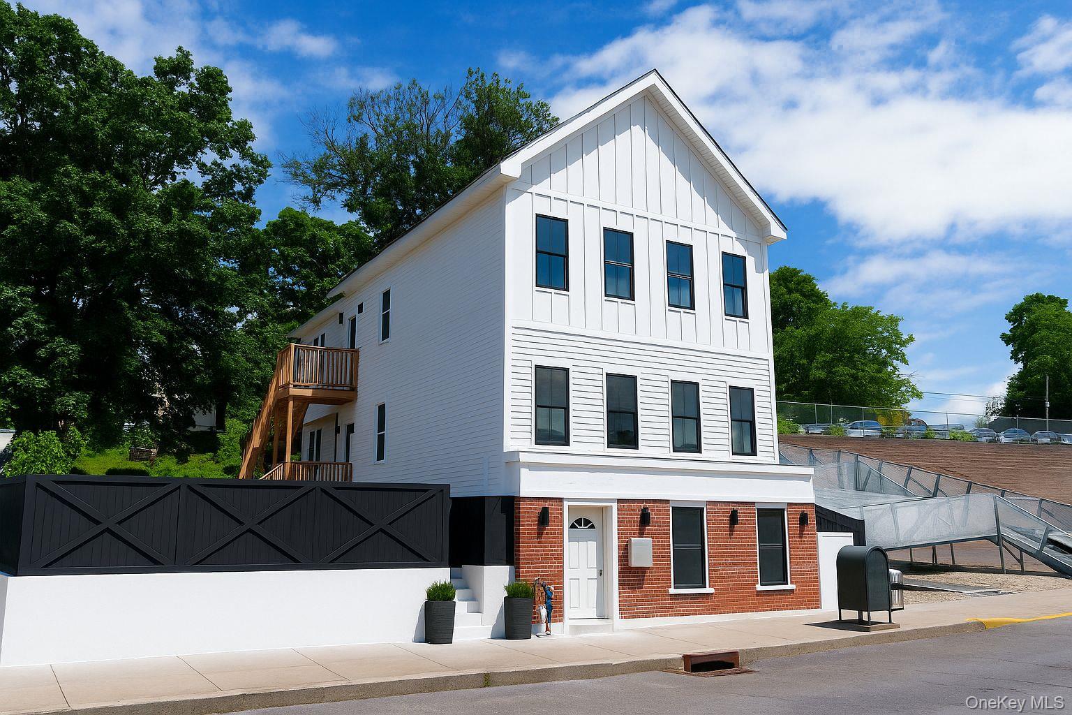 328 Columbia Street, Unit 1 photo 2