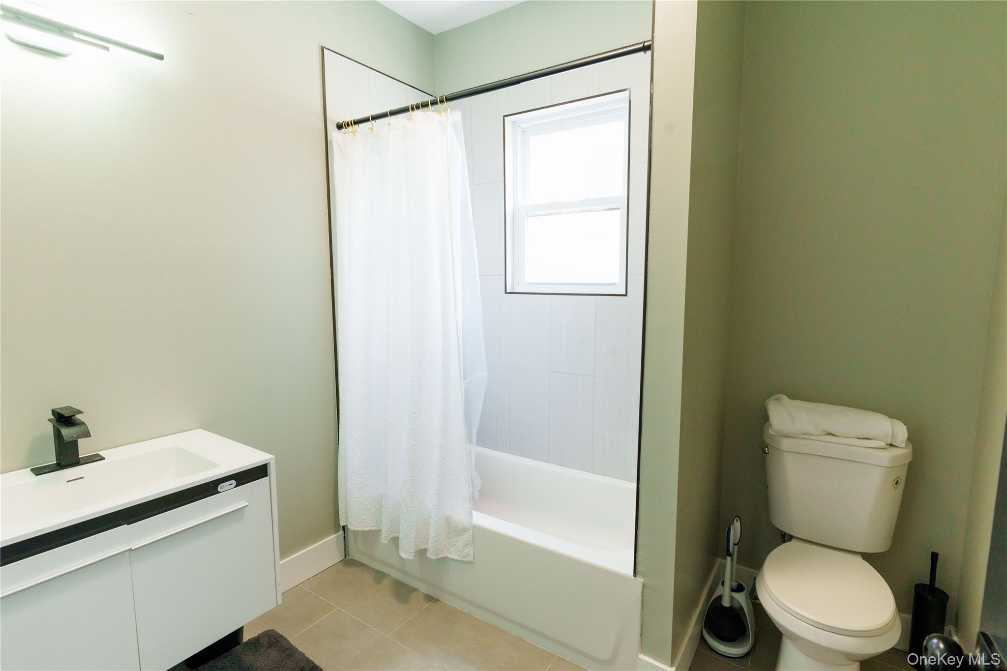 328 Columbia Street, Unit 1 photo 12