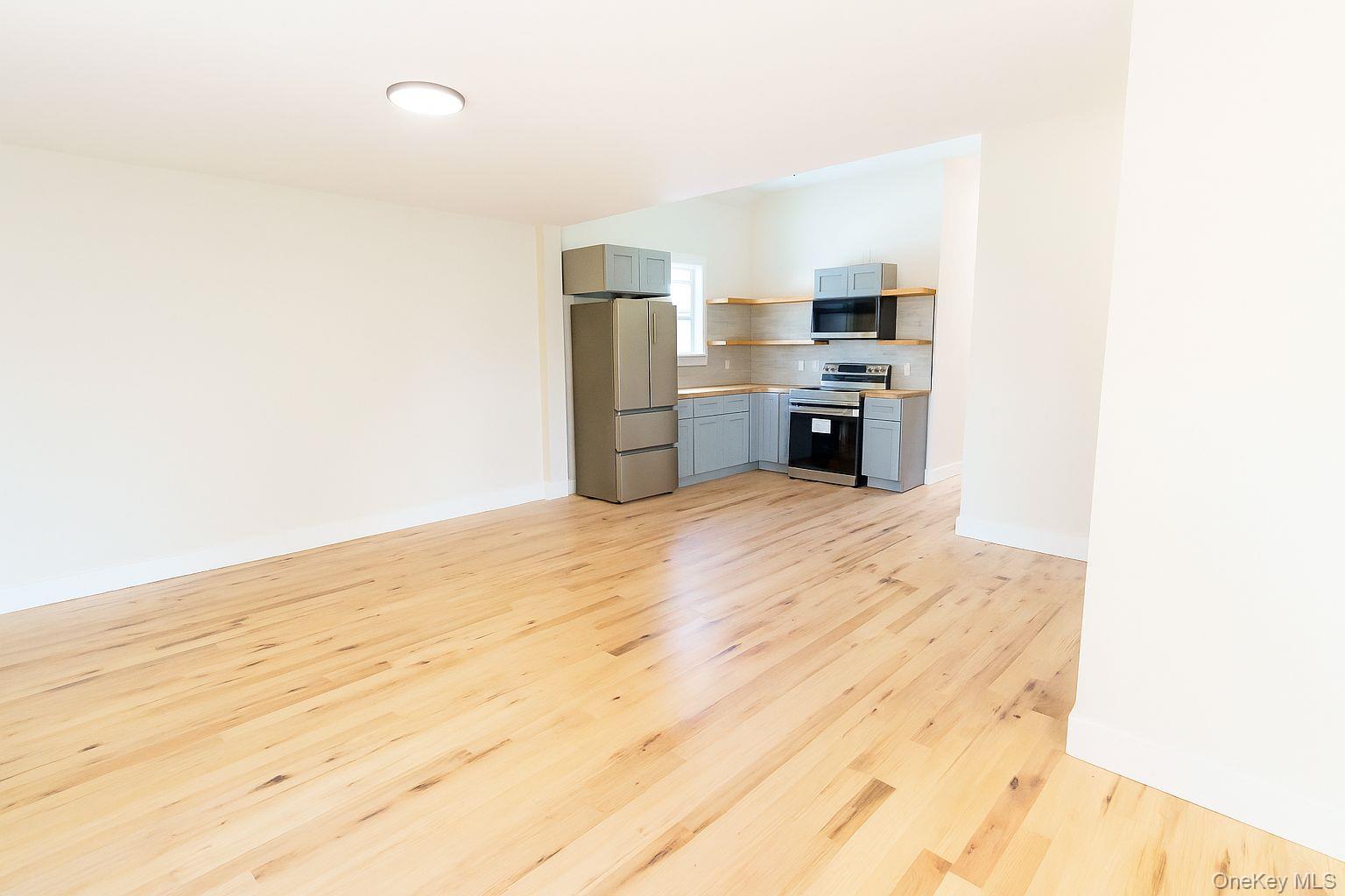 328 Columbia Street, Unit 1 photo 5