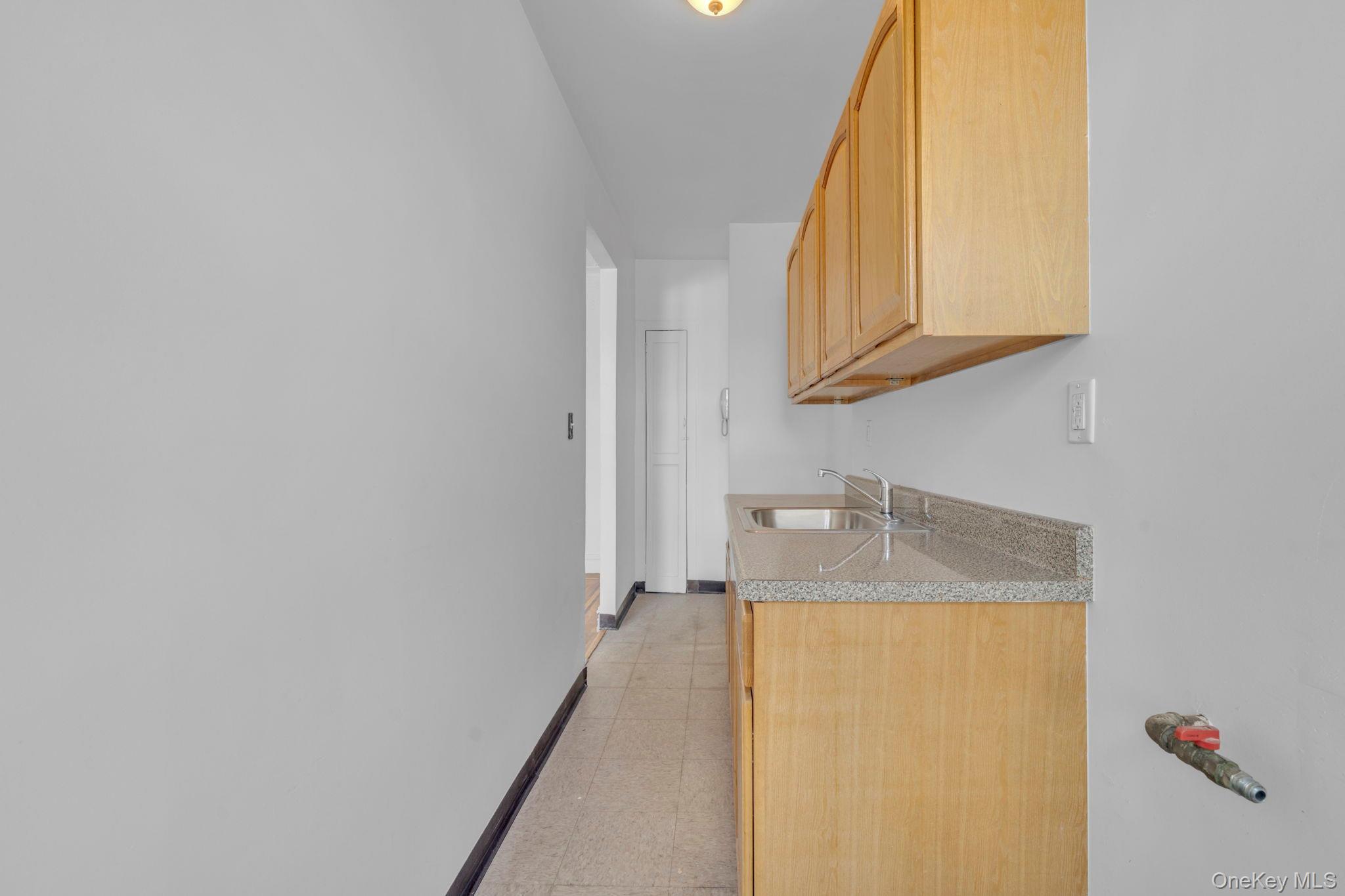 1015 Summit Avenue, Unit 6A photo 7