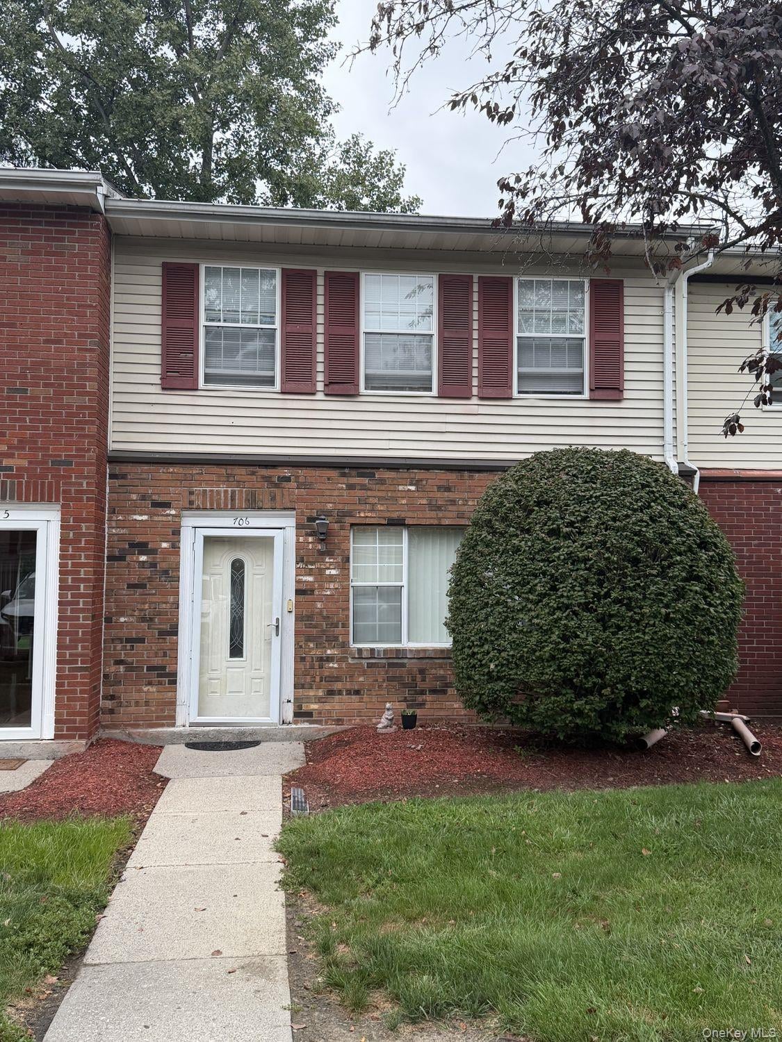 276 Temple Hill Road, Unit 706