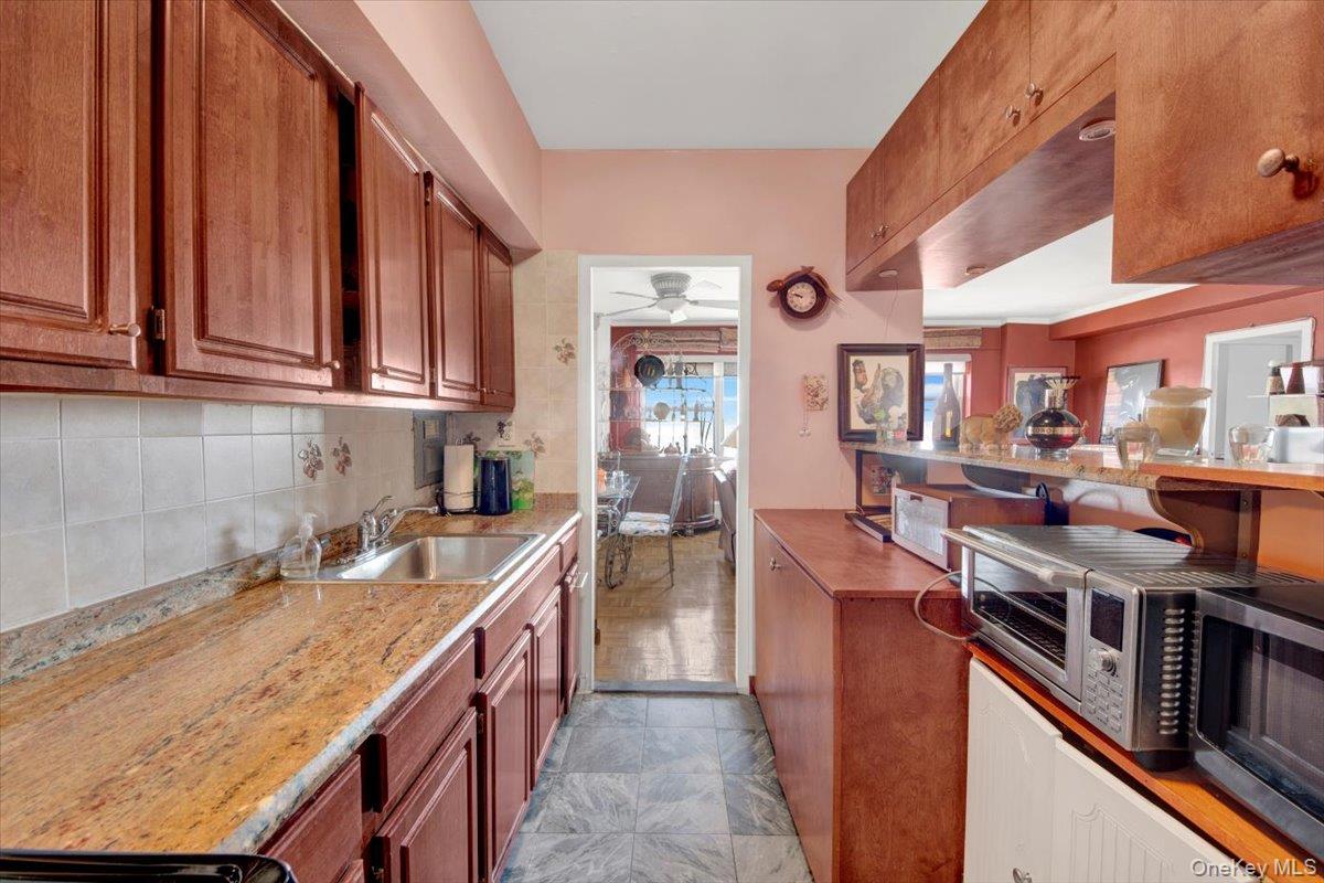 4 Fordham Hill Oval, Unit 16C photo 4