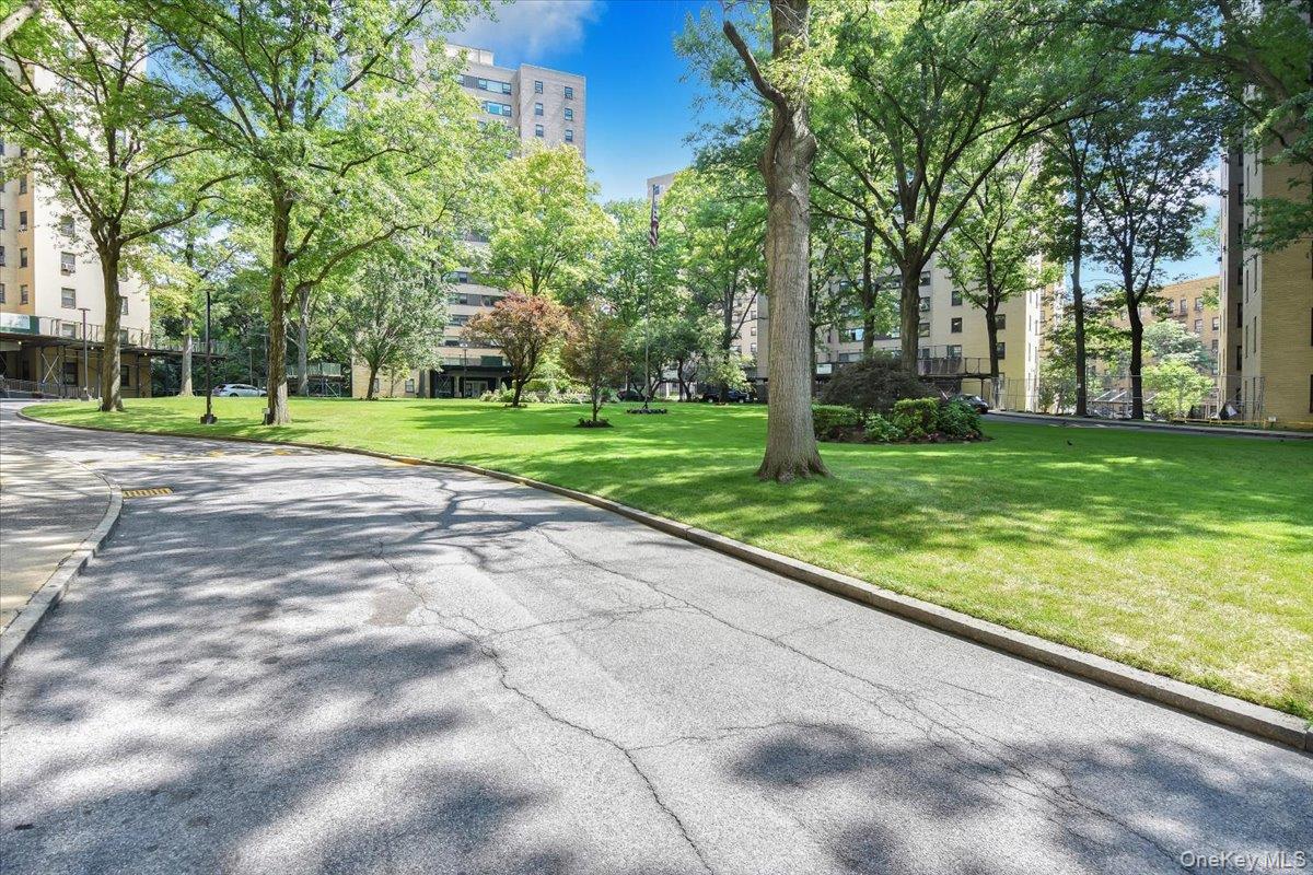 4 Fordham Hill Oval, Unit 16C