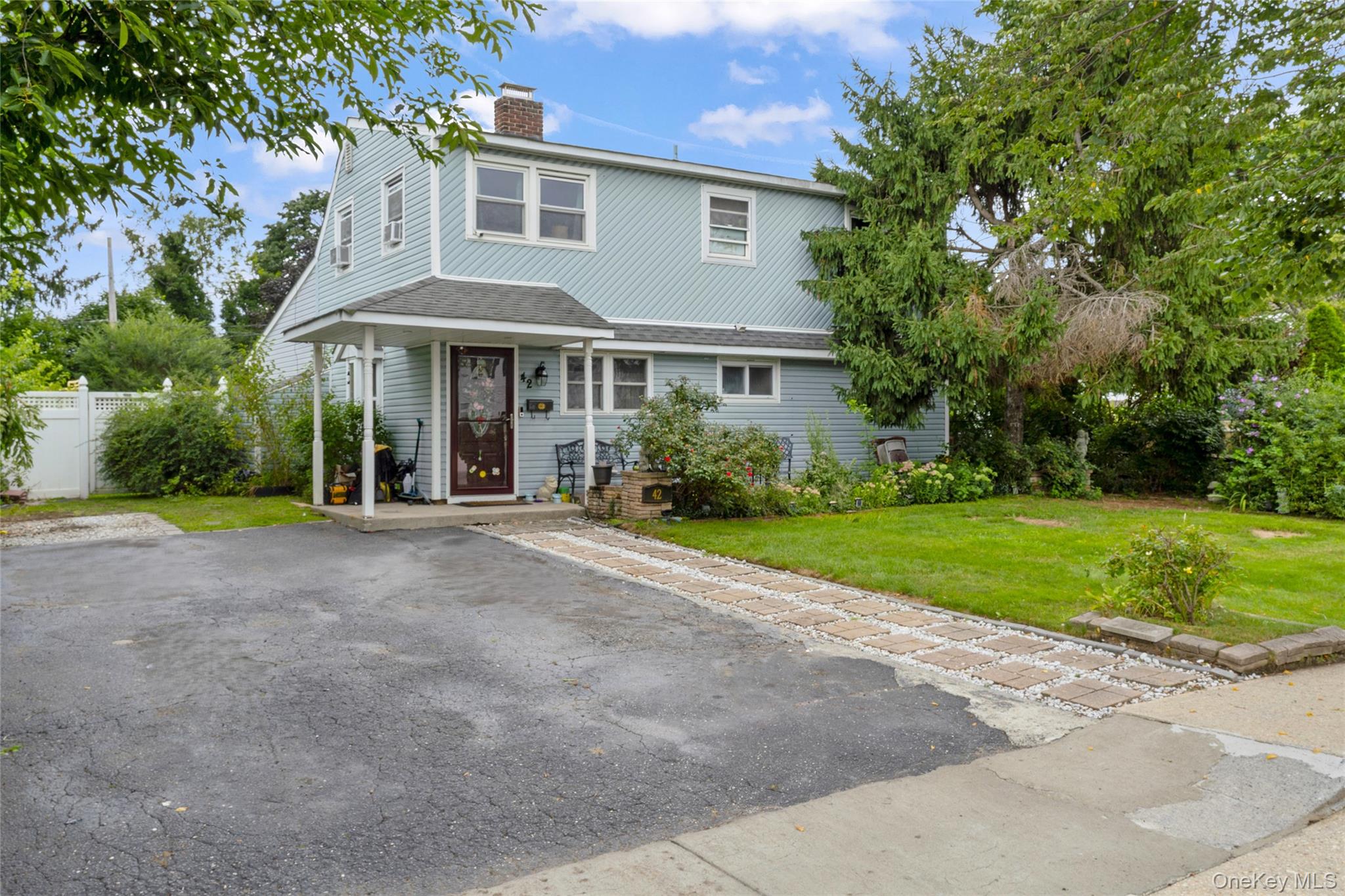 42 Mockingbird Lane – For Sale