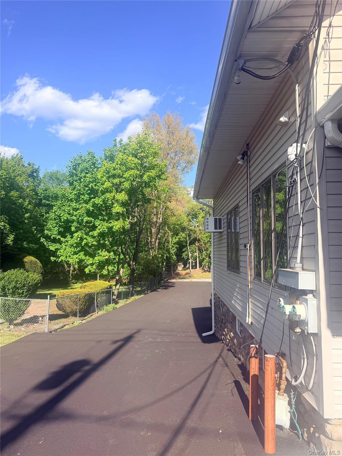 282 N Middletown Road – For Rent photo 3