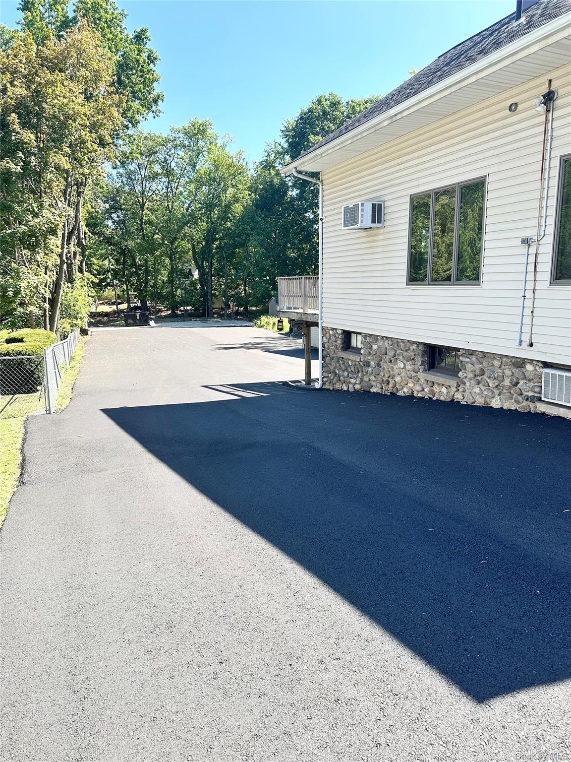282 N Middletown Road – For Rent photo 2