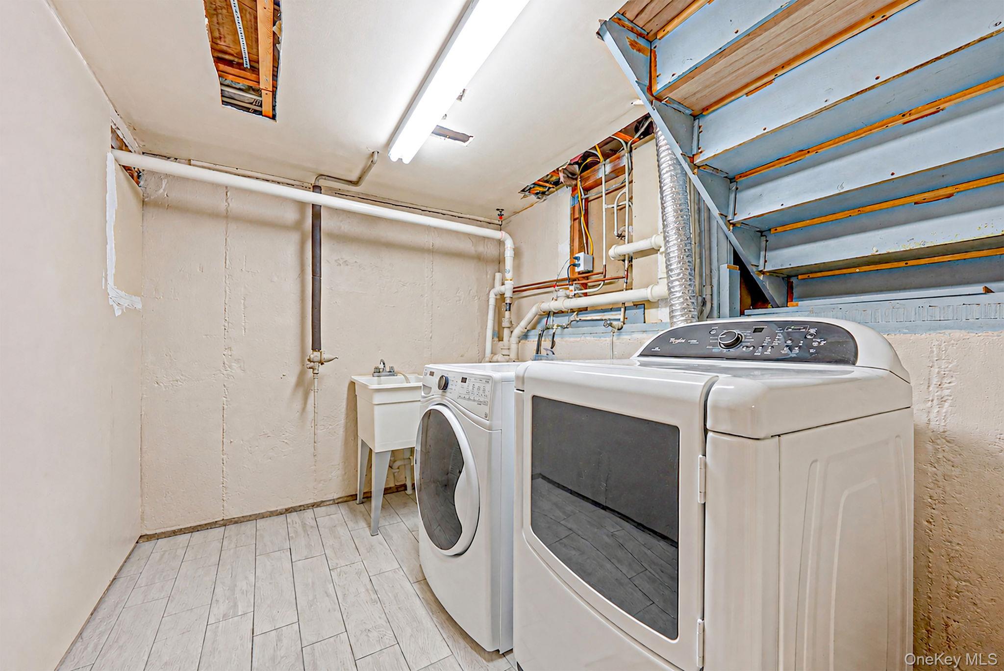 10 Highwood Road – For Sale photo 25