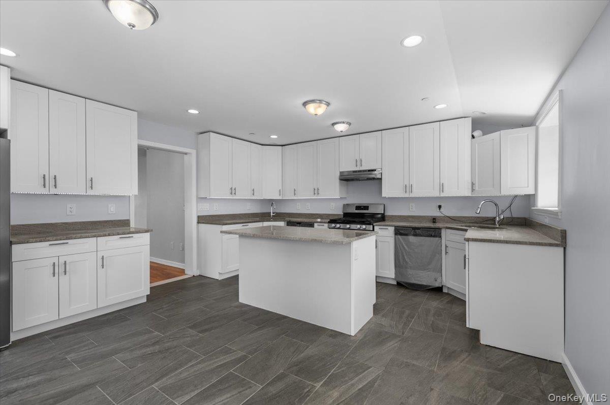 911 Hicksville Road – For Sale photo 5