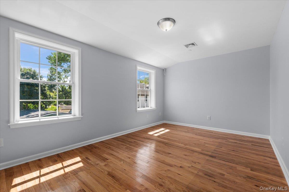 911 Hicksville Road – For Sale photo 8