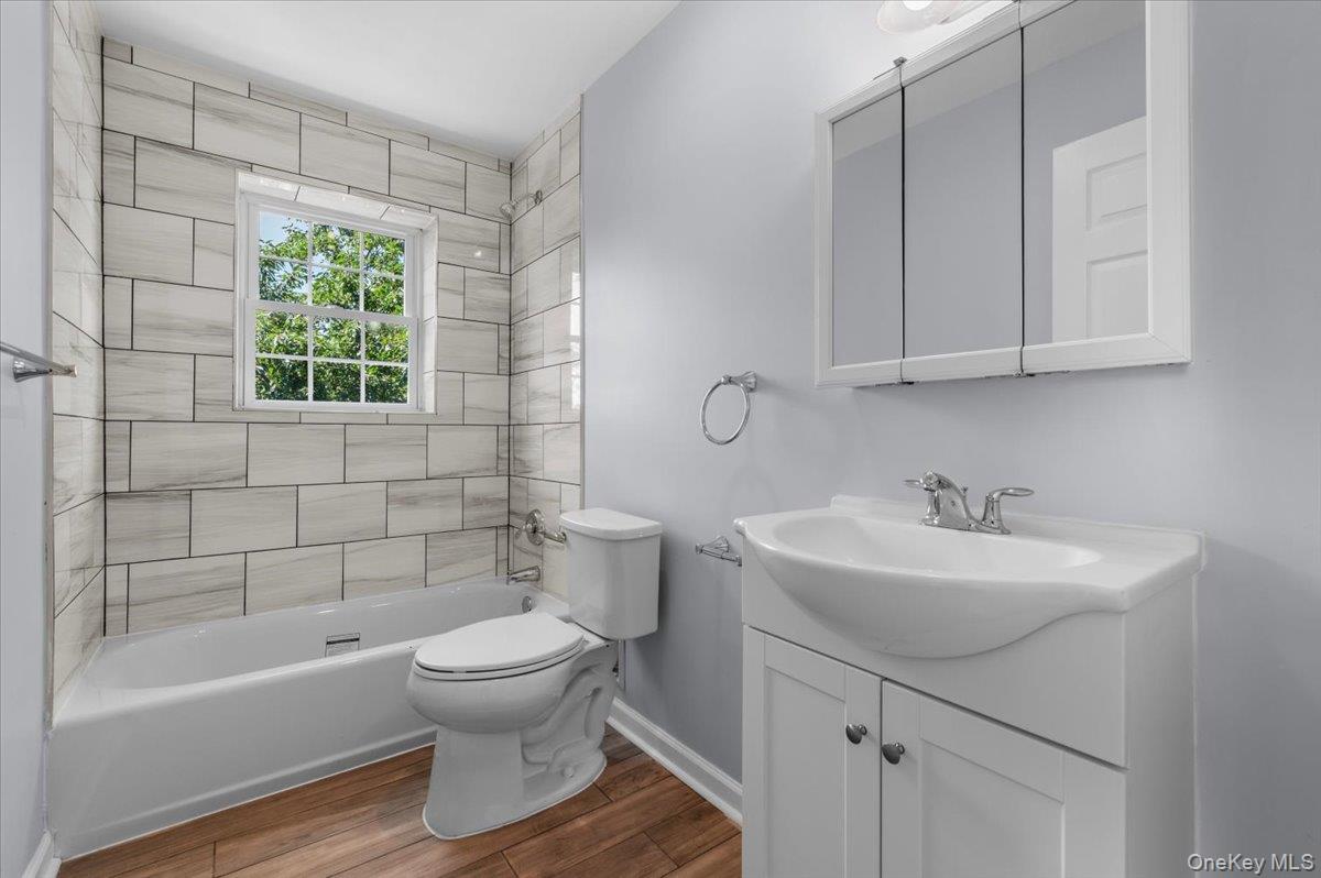 911 Hicksville Road – For Sale photo 15