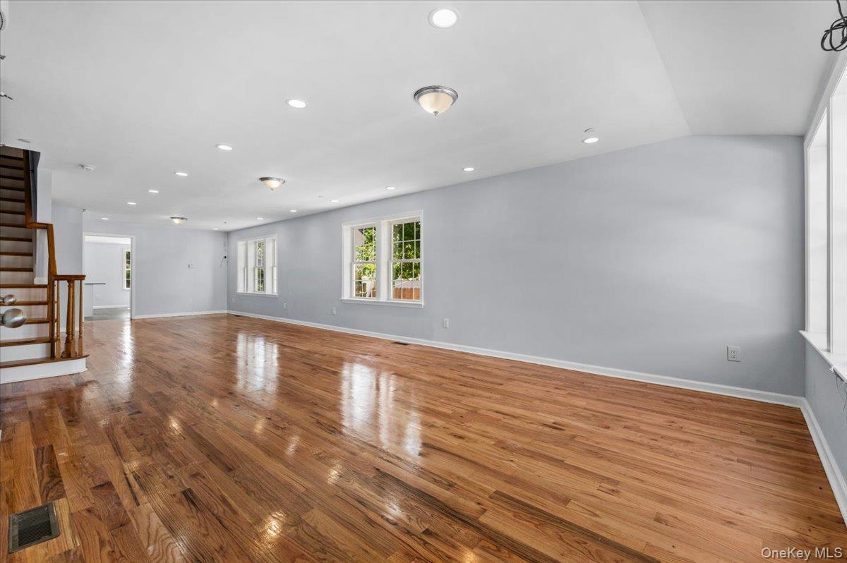 911 Hicksville Road – For Sale photo 2