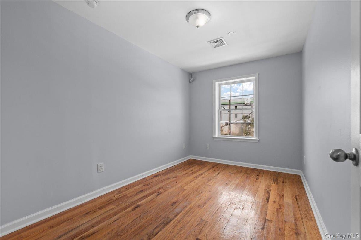 911 Hicksville Road – For Sale photo 13
