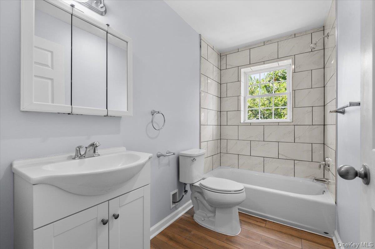 911 Hicksville Road – For Sale photo 10