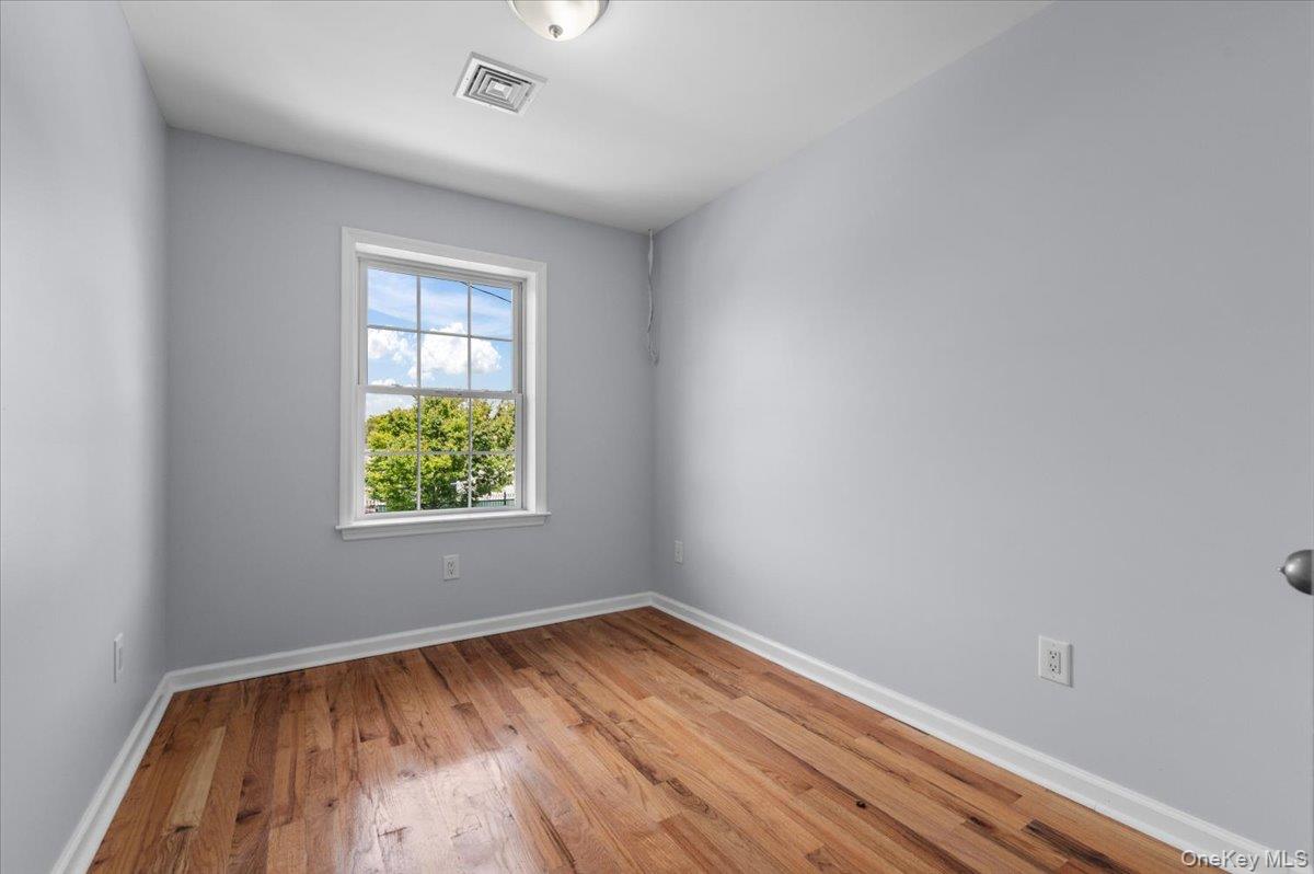 911 Hicksville Road – For Sale photo 11