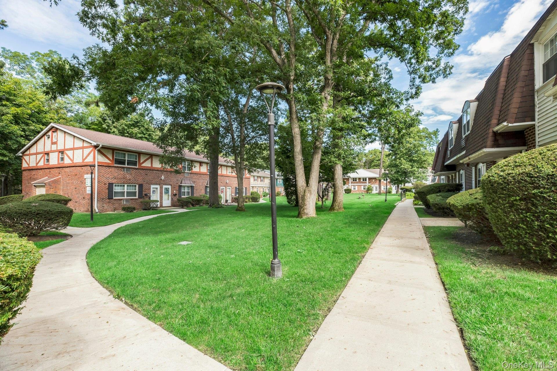 21 Glen Hollow Drive, Unit G9 photo 2