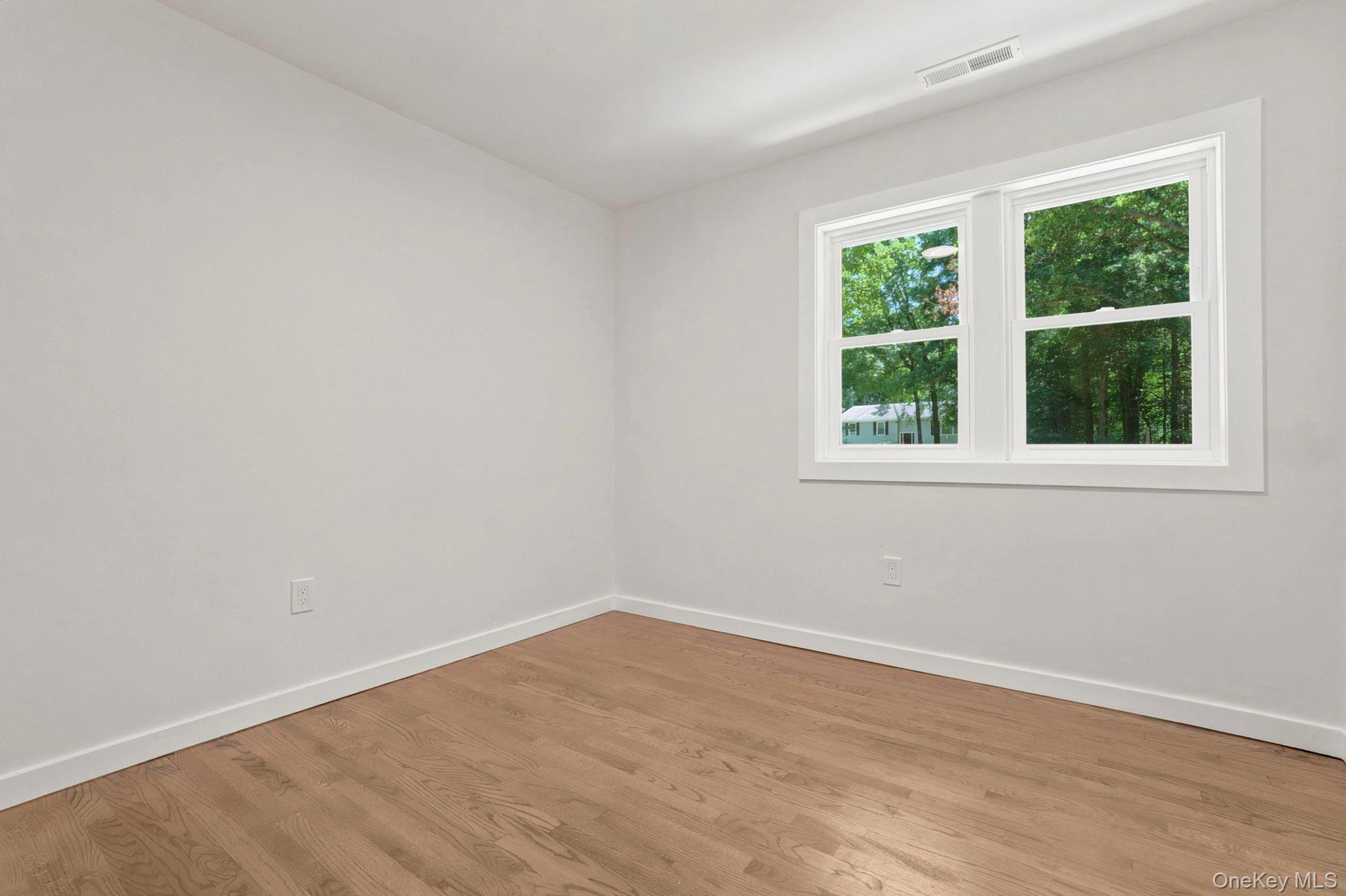 6 Vanessa Lane – For Sale photo 24