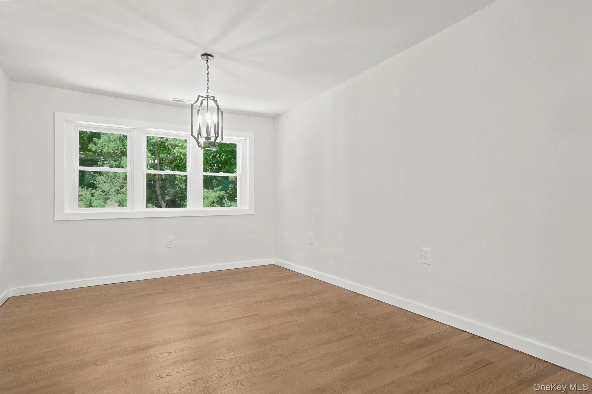 6 Vanessa Lane – For Sale photo 11