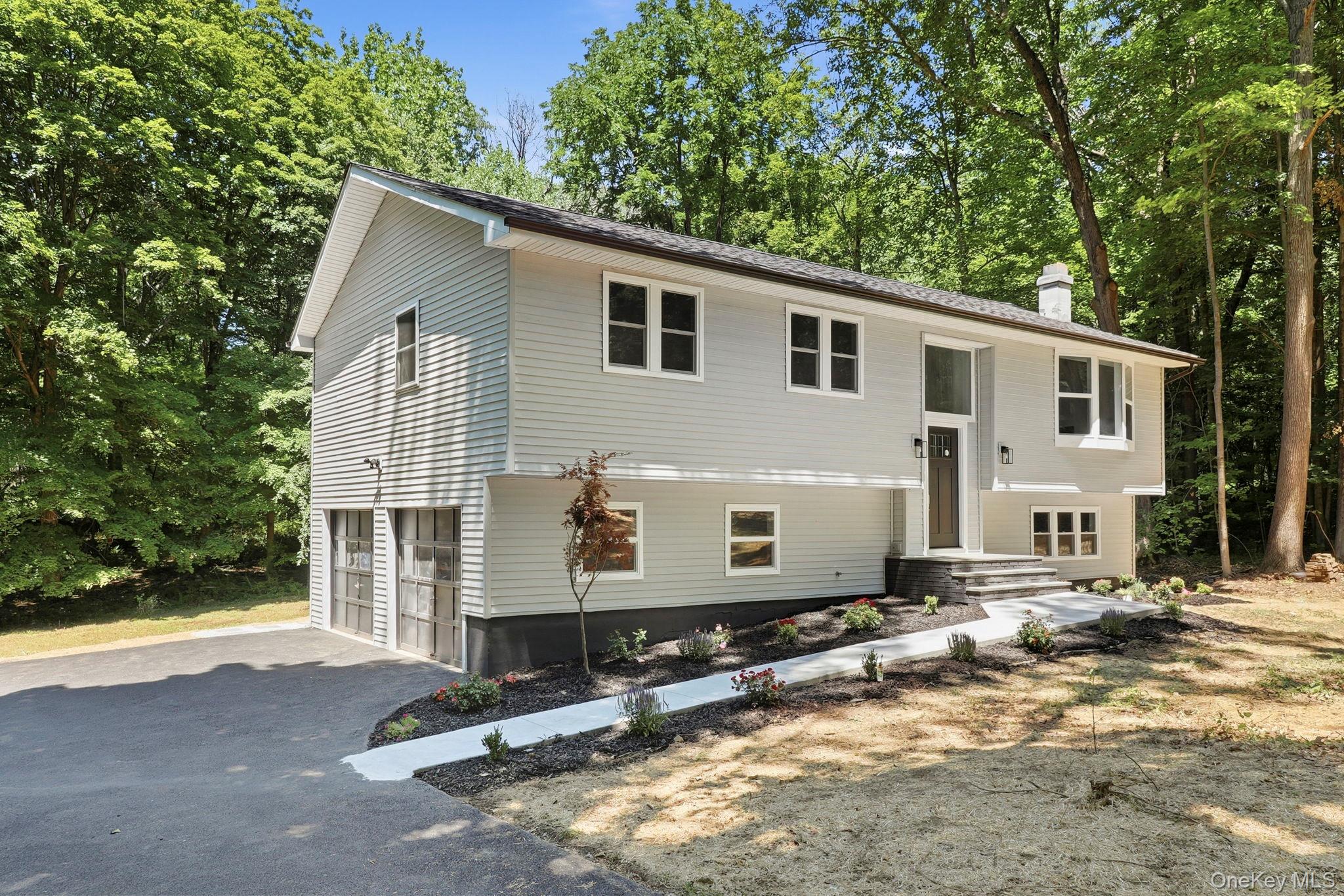 6 Vanessa Lane – For Sale photo 3