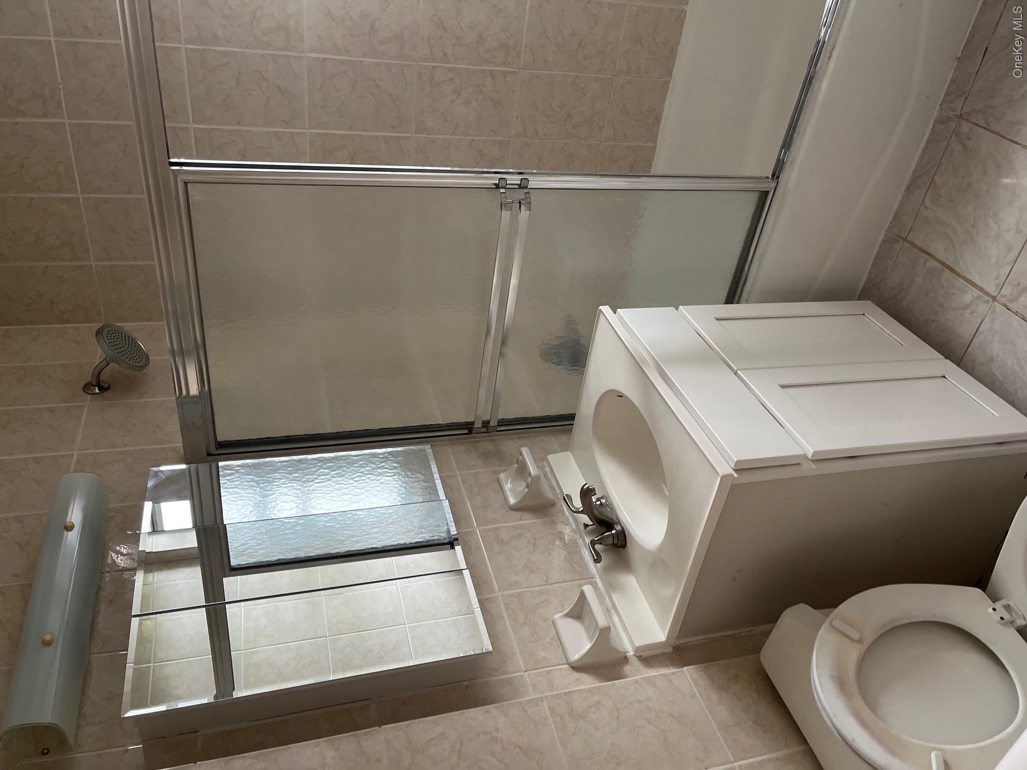 14014 Jewel Avenue – For Rent photo 4