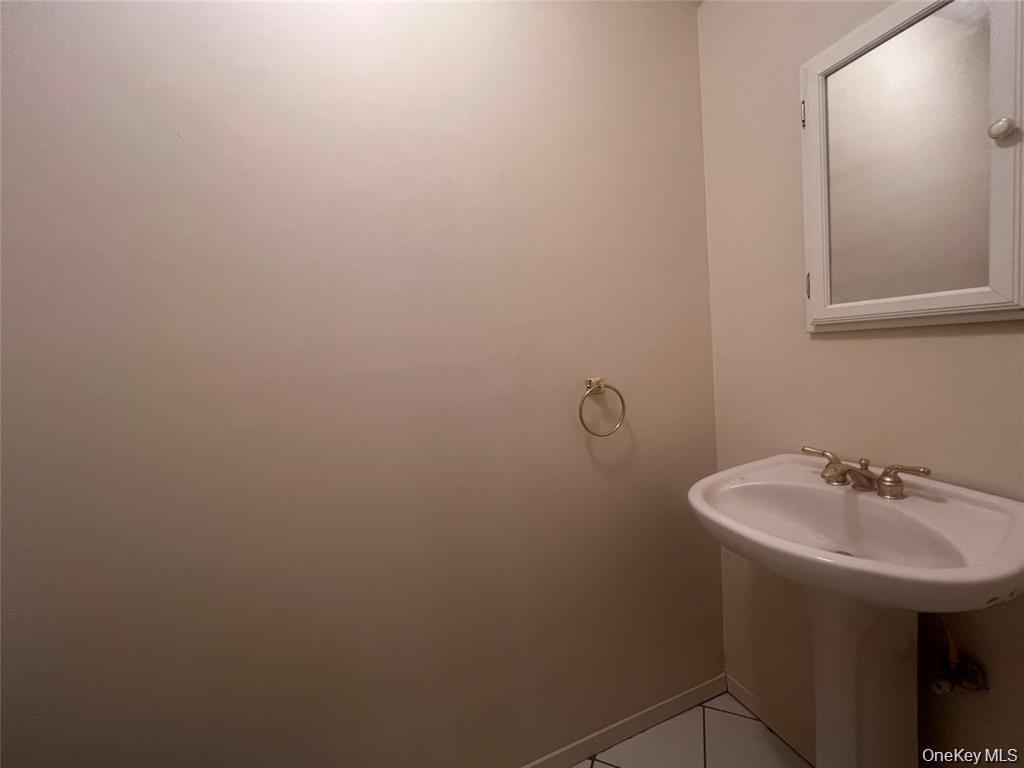 200 Springmeadow Drive, Unit M photo 7