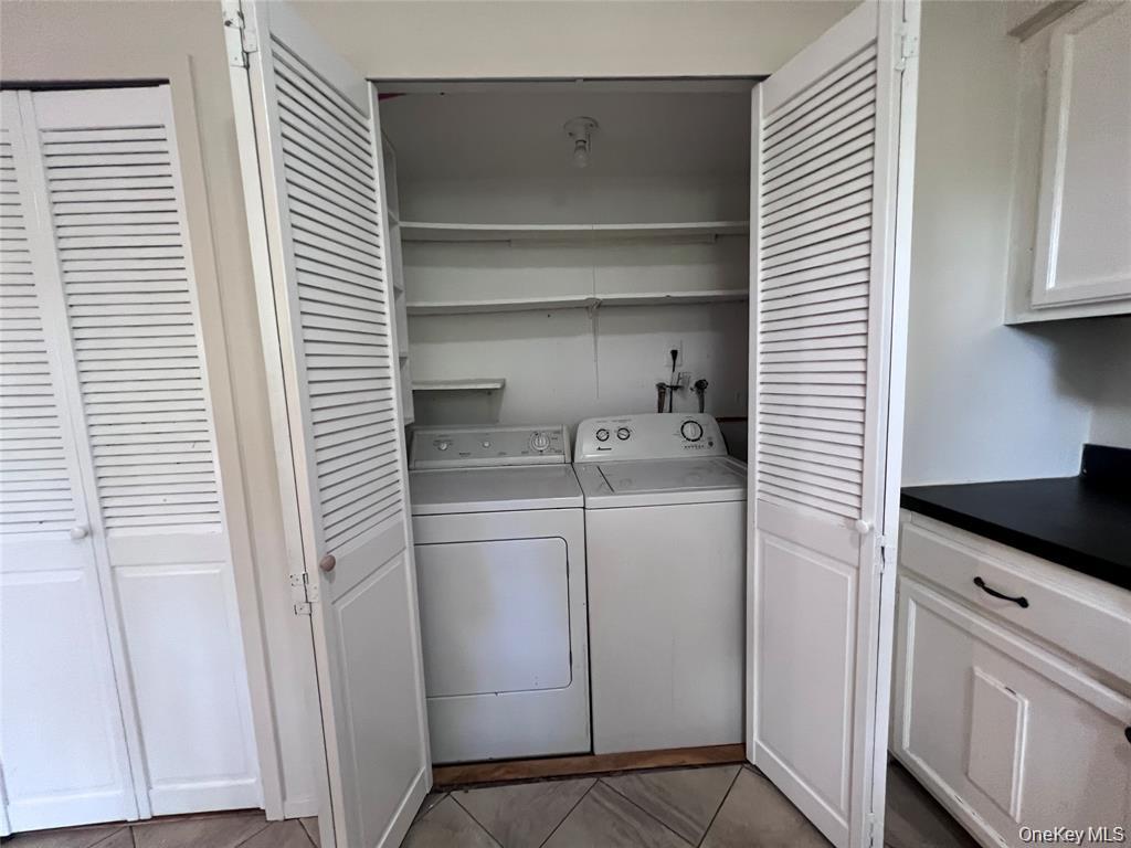 200 Springmeadow Drive, Unit M photo 6