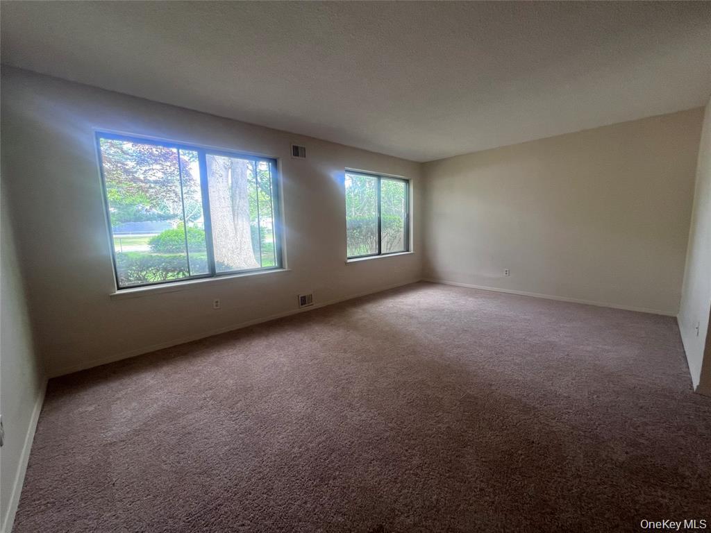 200 Springmeadow Drive, Unit M photo 2