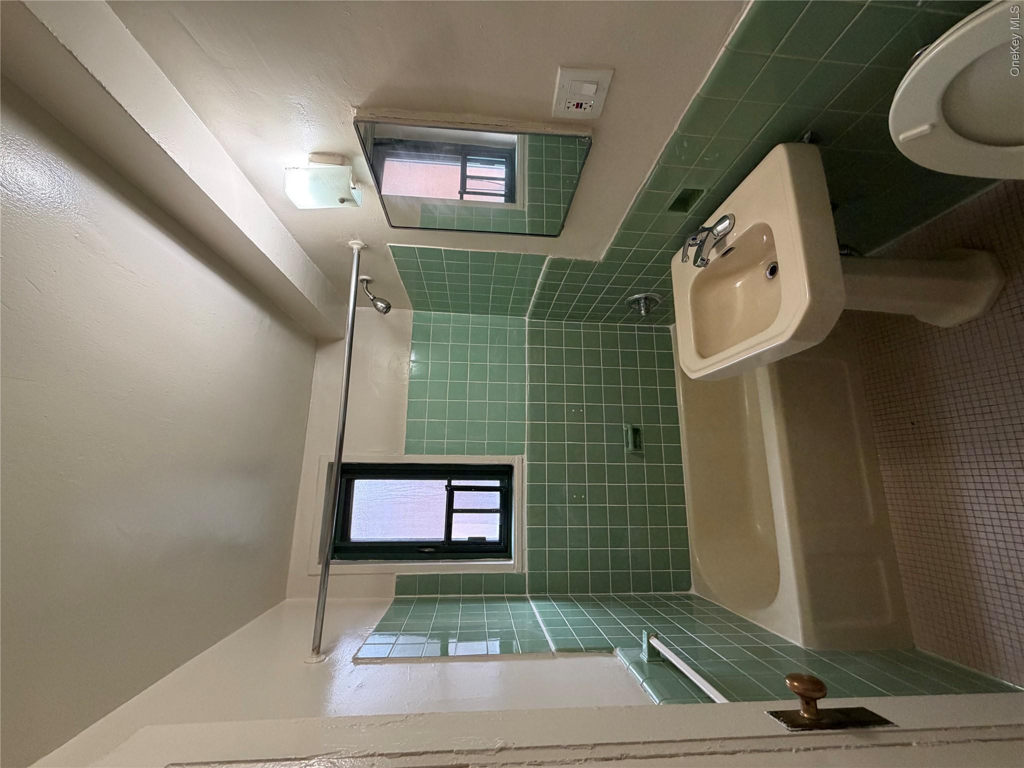 20 Metropolitan Oval, Unit 5E photo 5